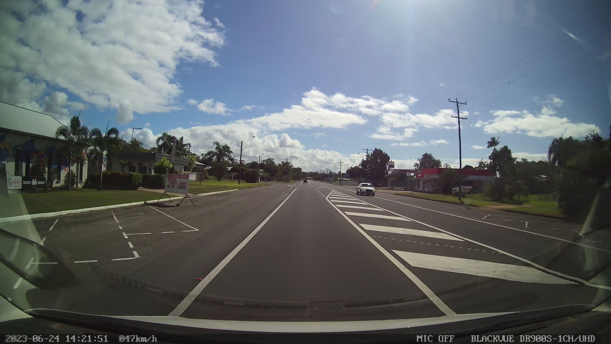 Street view near Lyndoch Motor Inn, Cardwell — © bob3bob3 (CC BY-SA · Mapillary)