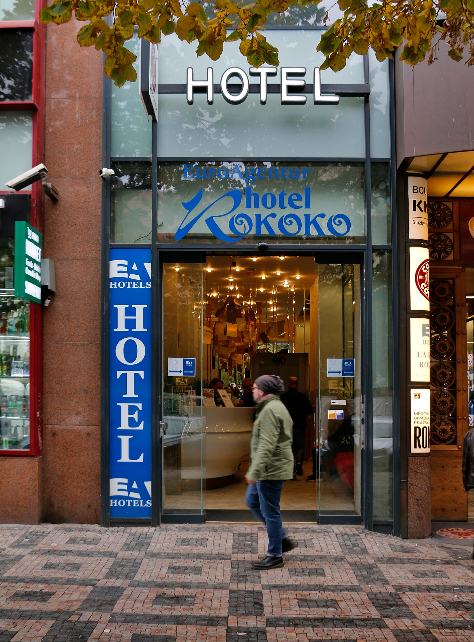EA Hotel Rokoko (via Wikimedia Commons, CC BY-SA 4.0)