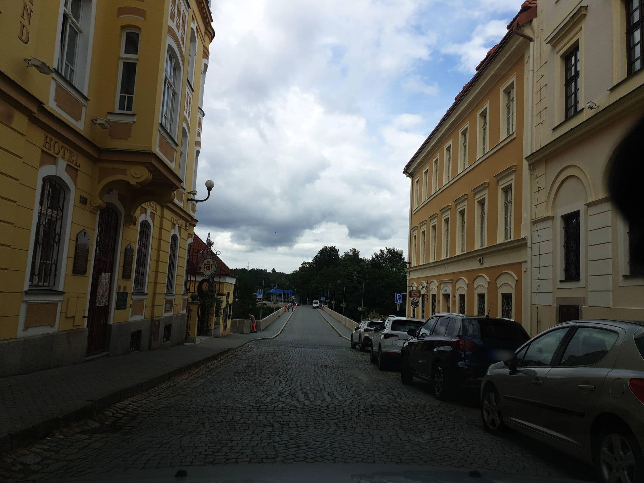 Street view near St. Florián, Loket — © canislupus (CC BY-SA · Mapillary)