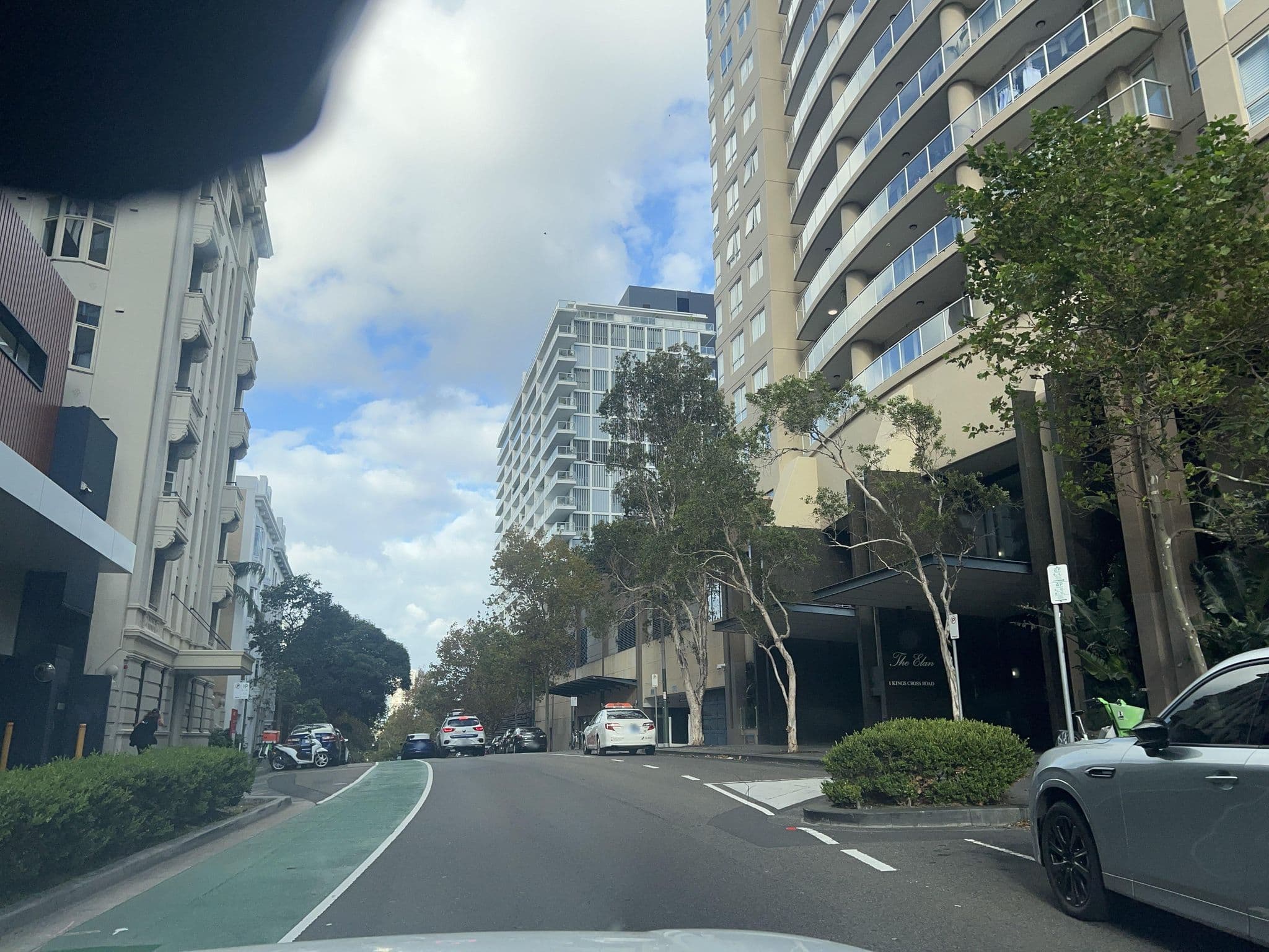 Street view near Diamant Hotel, Rushcutters Bay — © jlstudio (CC BY-SA · Mapillary)
