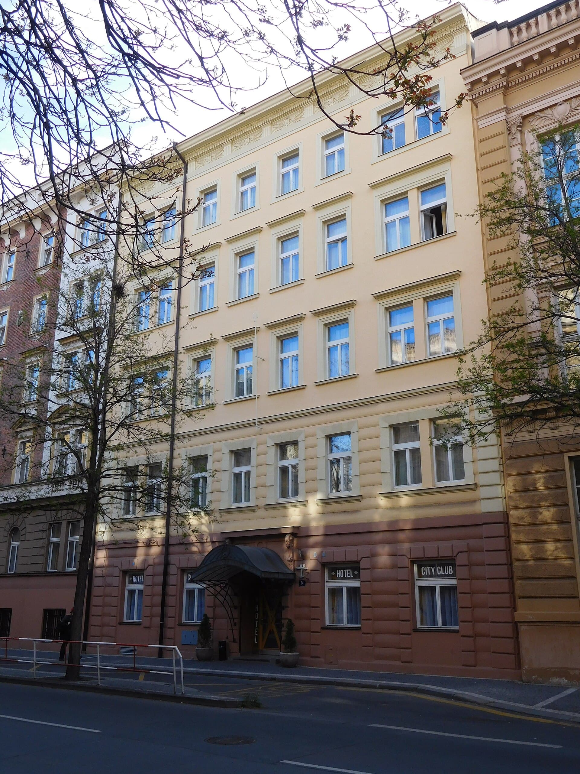 City Club Prague (via Wikimedia Commons, CC BY-SA 3.0)