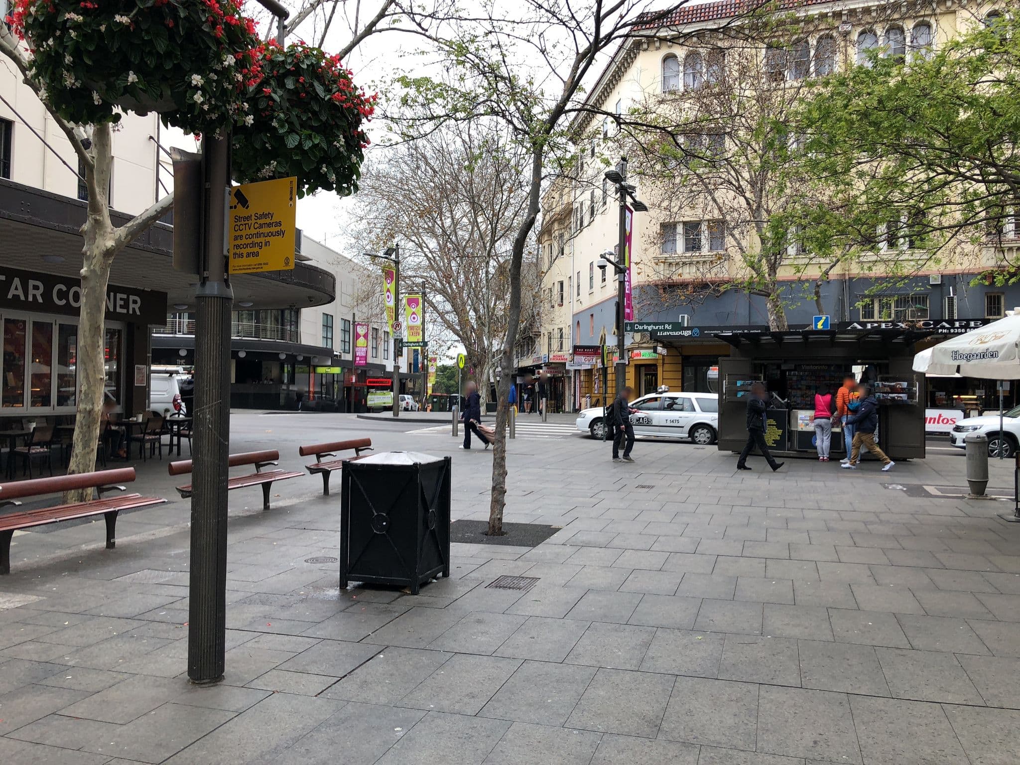 Street view near Funkhouse Backpackers, Elizabeth Bay — © bswatkins (CC BY-SA · Mapillary)