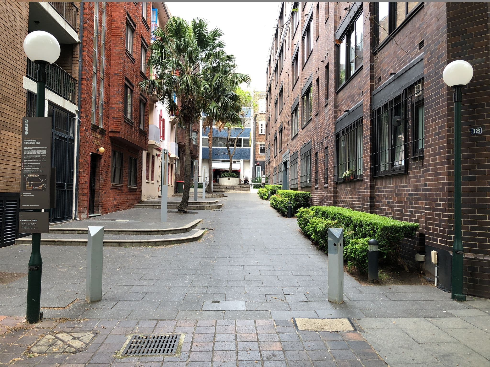 Street view near Room 46 - Regents Court, Elizabeth Bay — © bswatkins (CC BY-SA · Mapillary)
