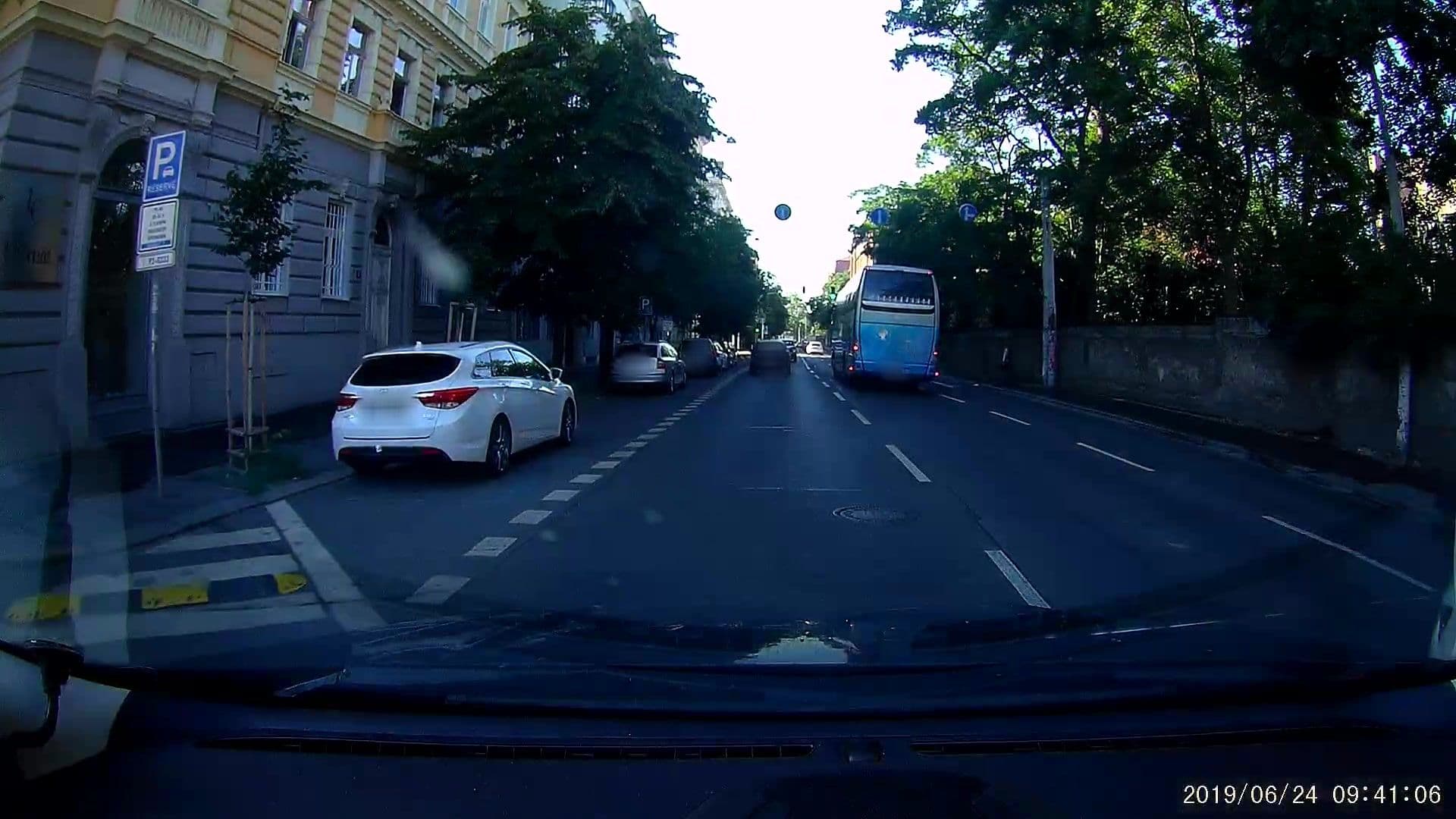 Street view near Kent Ridge Loft 2, Nové Město — © healixx (CC BY-SA · Mapillary)