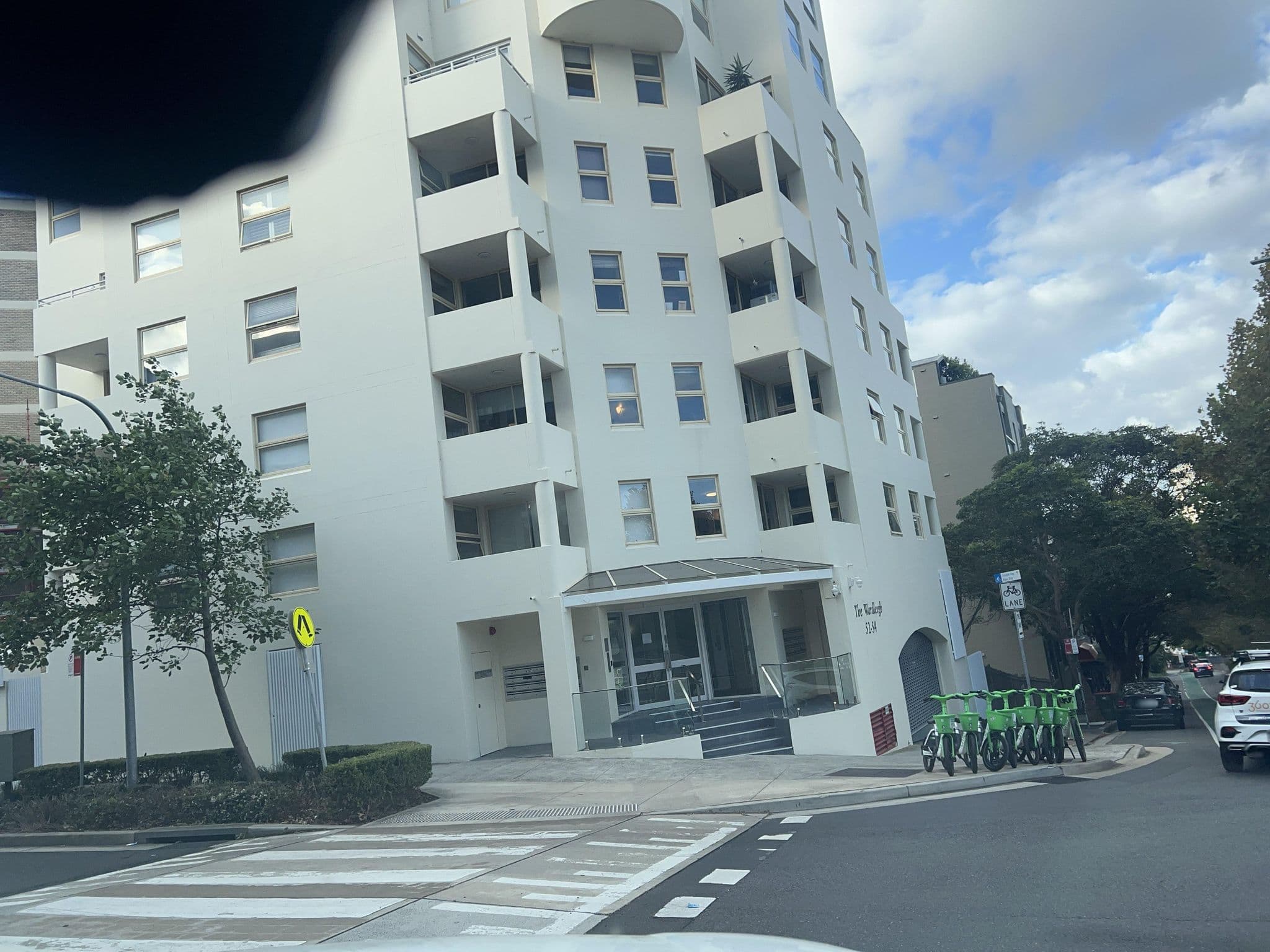 Street view near Annam Apartments, Rushcutters Bay — © jlstudio (CC BY-SA · Mapillary)