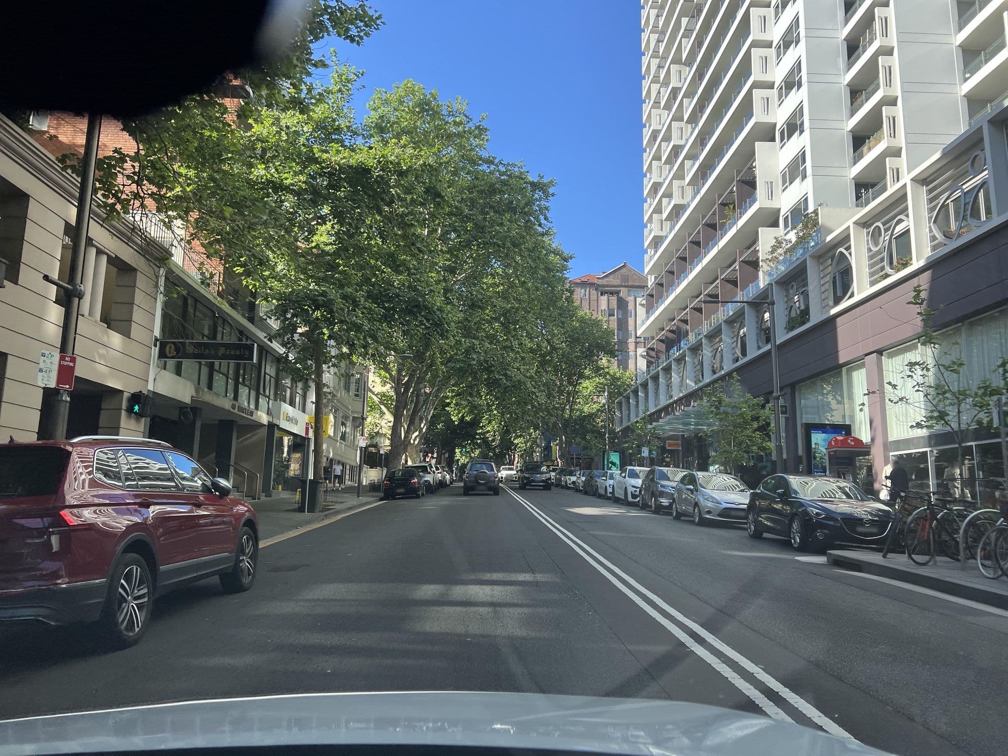 Street view near Macleay Hotel, Elizabeth Bay — © jlstudio (CC BY-SA · Mapillary)