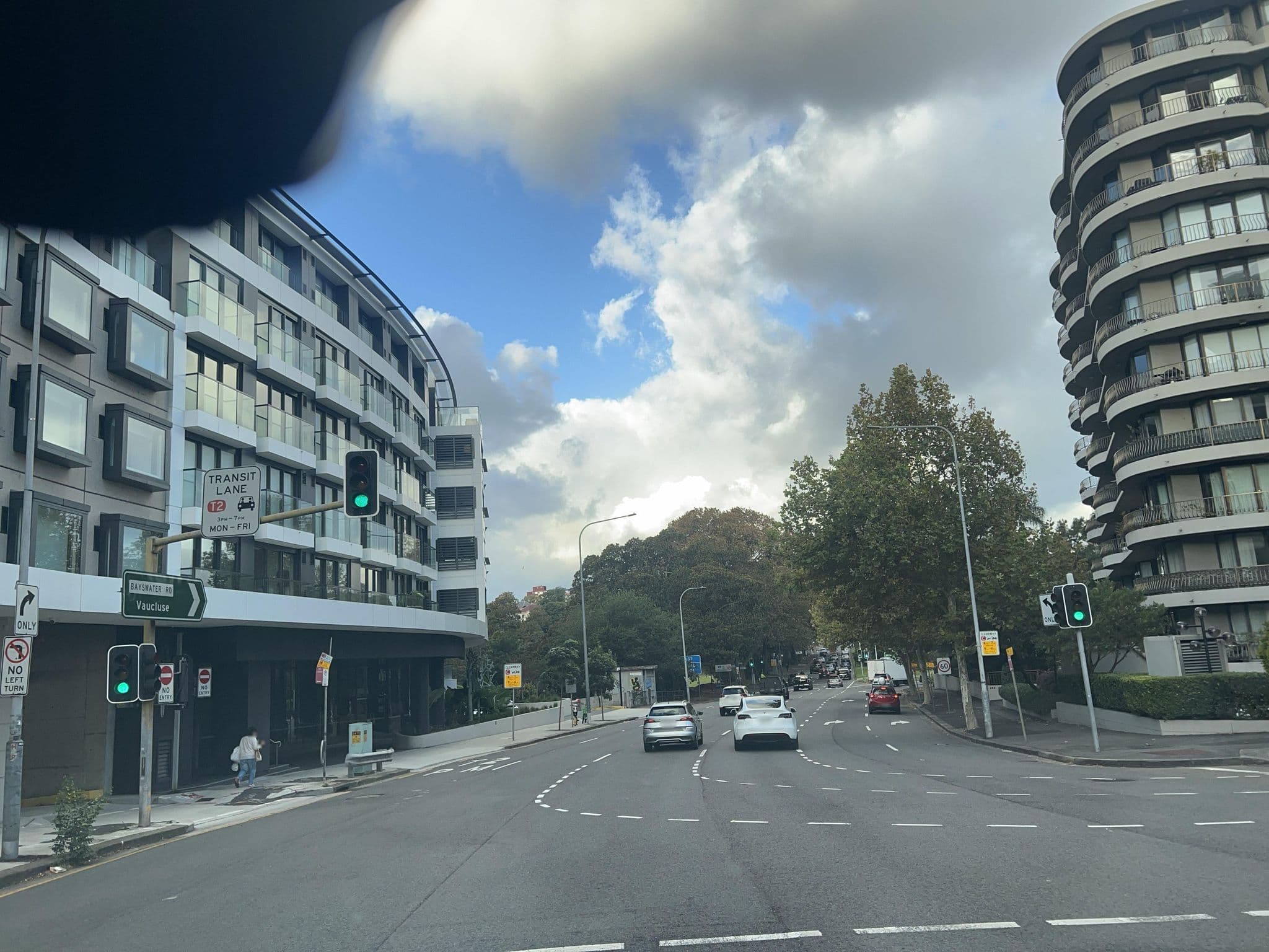 Street view near Rushcutters Bay Tavern, Rushcutters Bay — © jlstudio (CC BY-SA · Mapillary)