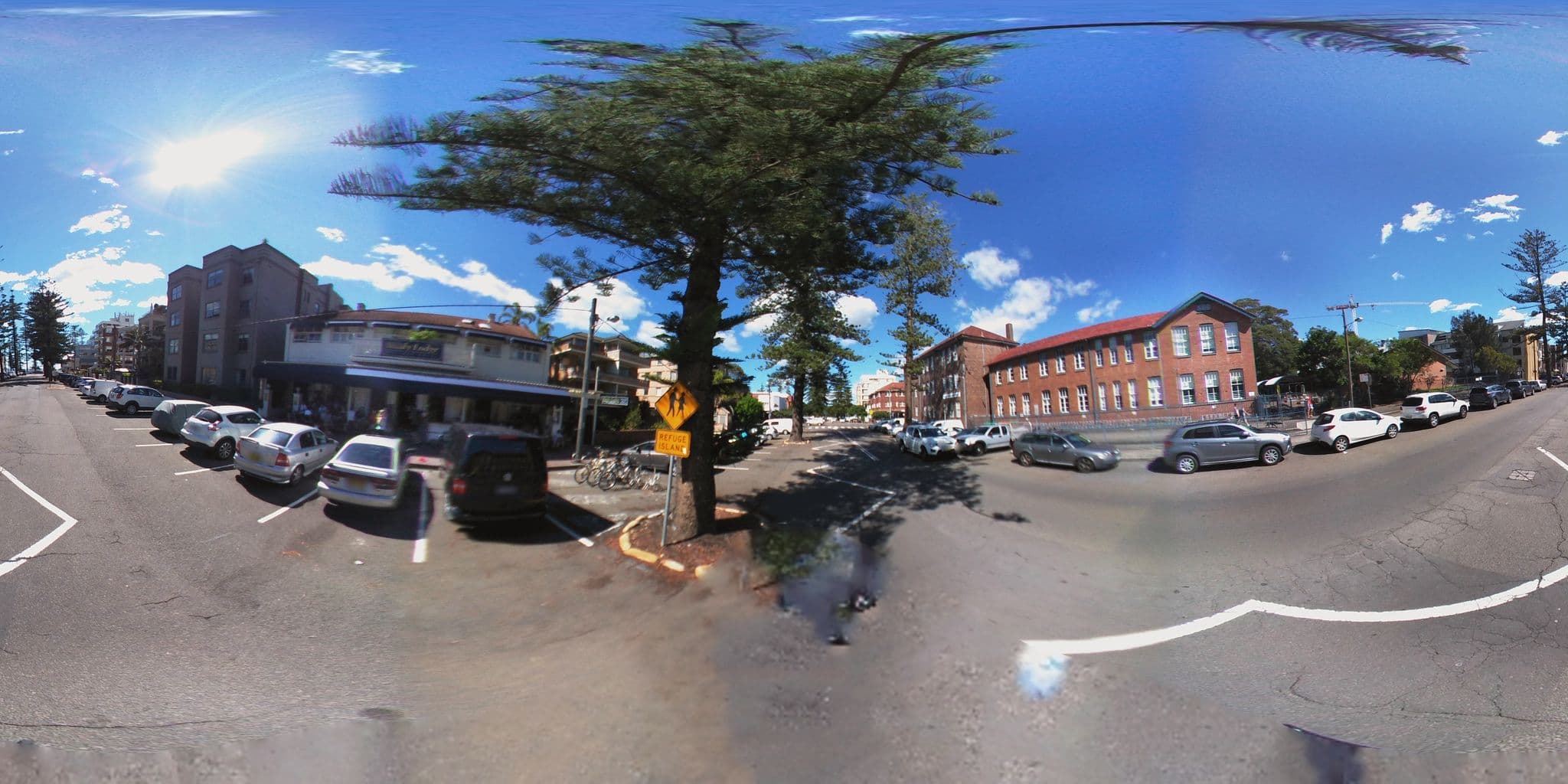 Street view near Manly Lodge, Manly — © aharvey (CC BY-SA · Mapillary)