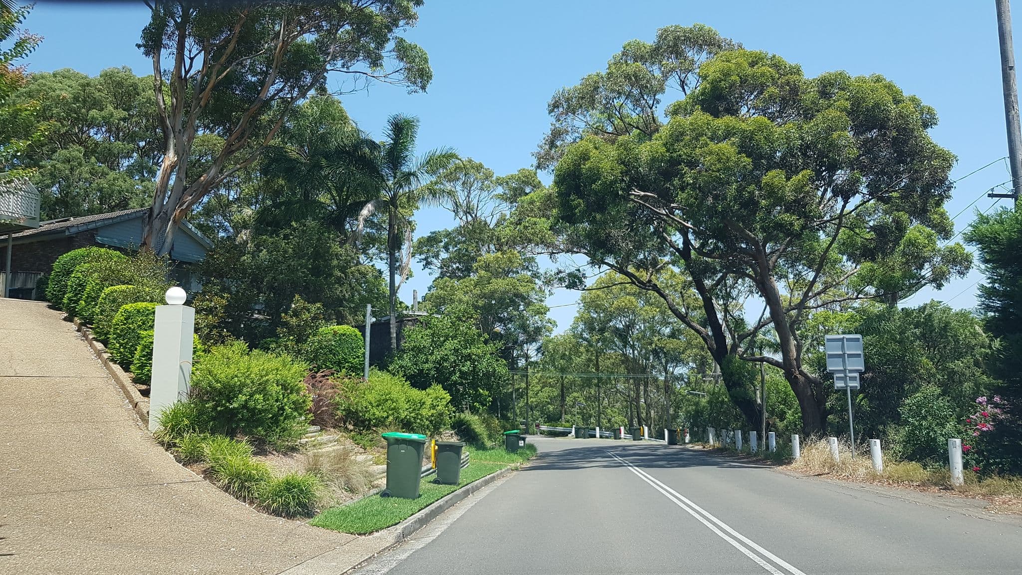 Street view near Bluewaters Penthouses, Bilgola Plateau — © seb1204 (CC BY-SA · Mapillary)
