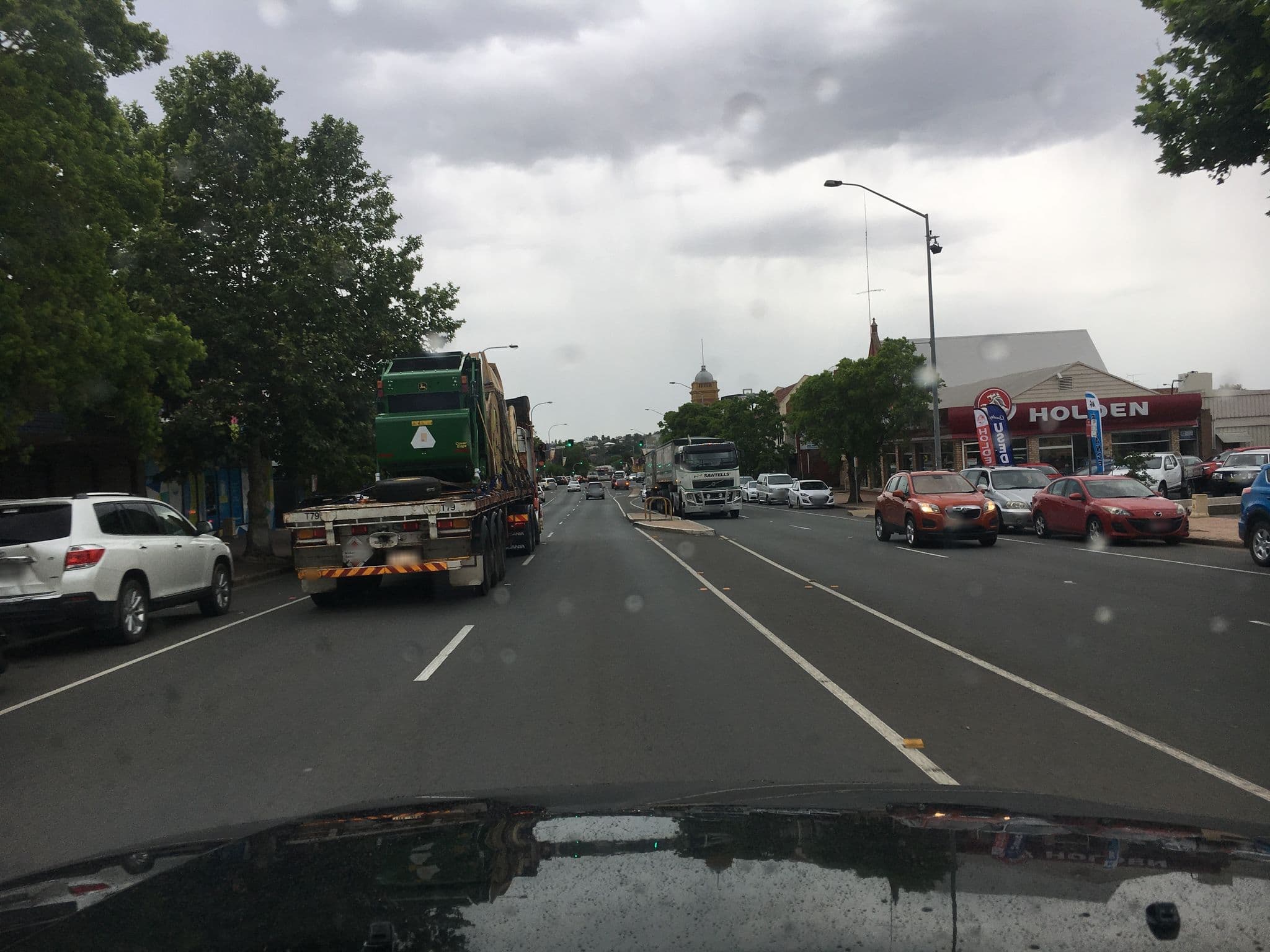 Street view near Comfort Inn Noah's in the Valley, Muswellbrook — © grahamavard (CC BY-SA · Mapillary)