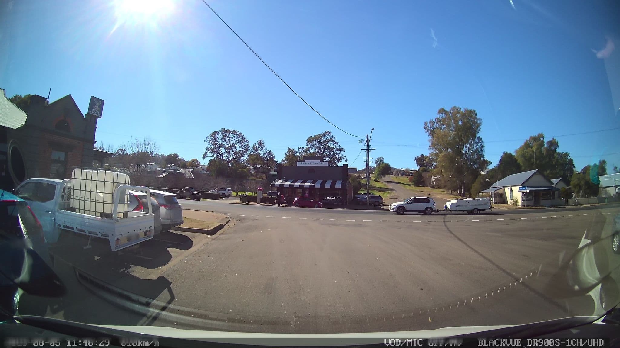 Street view near Bottlemart Express - Willow Tree Inn, Quirindi — © bob3bob3 (CC BY-SA · Mapillary)