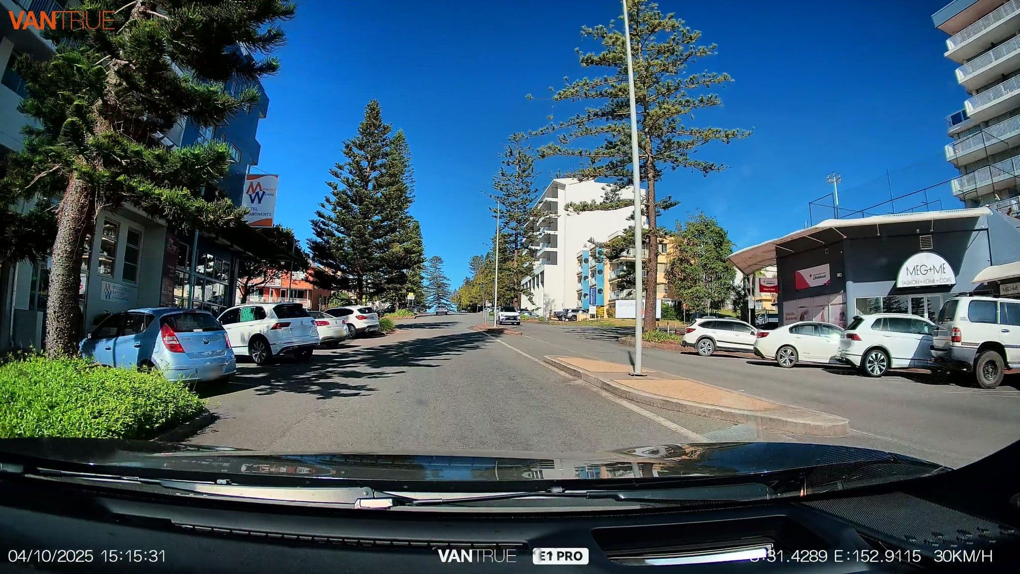 Street view near Macquarie Waters Boutique Apartment Hotel, Port Macquarie — © davidar (CC BY-SA · Mapillary)