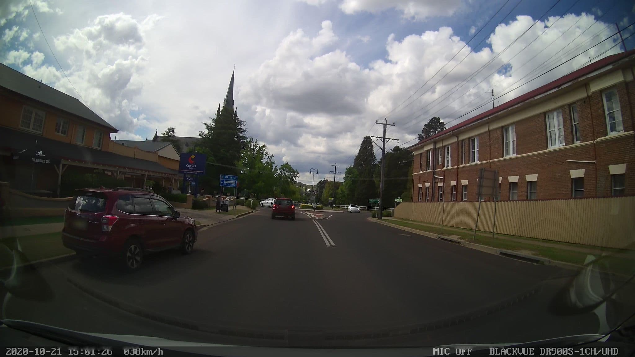 Street view near Comfort Inn, Armidale — © bob3bob3 (CC BY-SA · Mapillary)