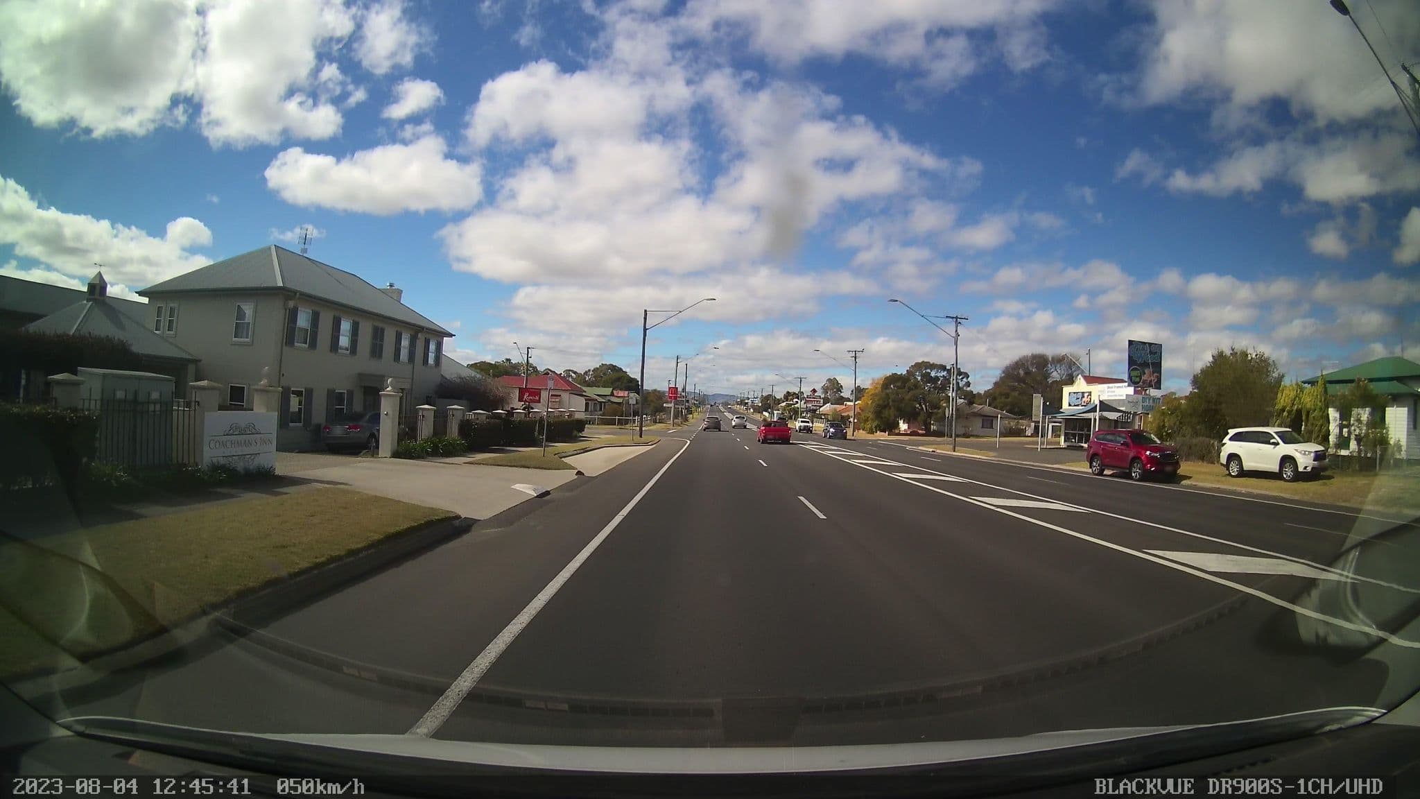 Street view near Coachmans Inn Hotel Warwick, Warwick — © bob3bob3 (CC BY-SA · Mapillary)