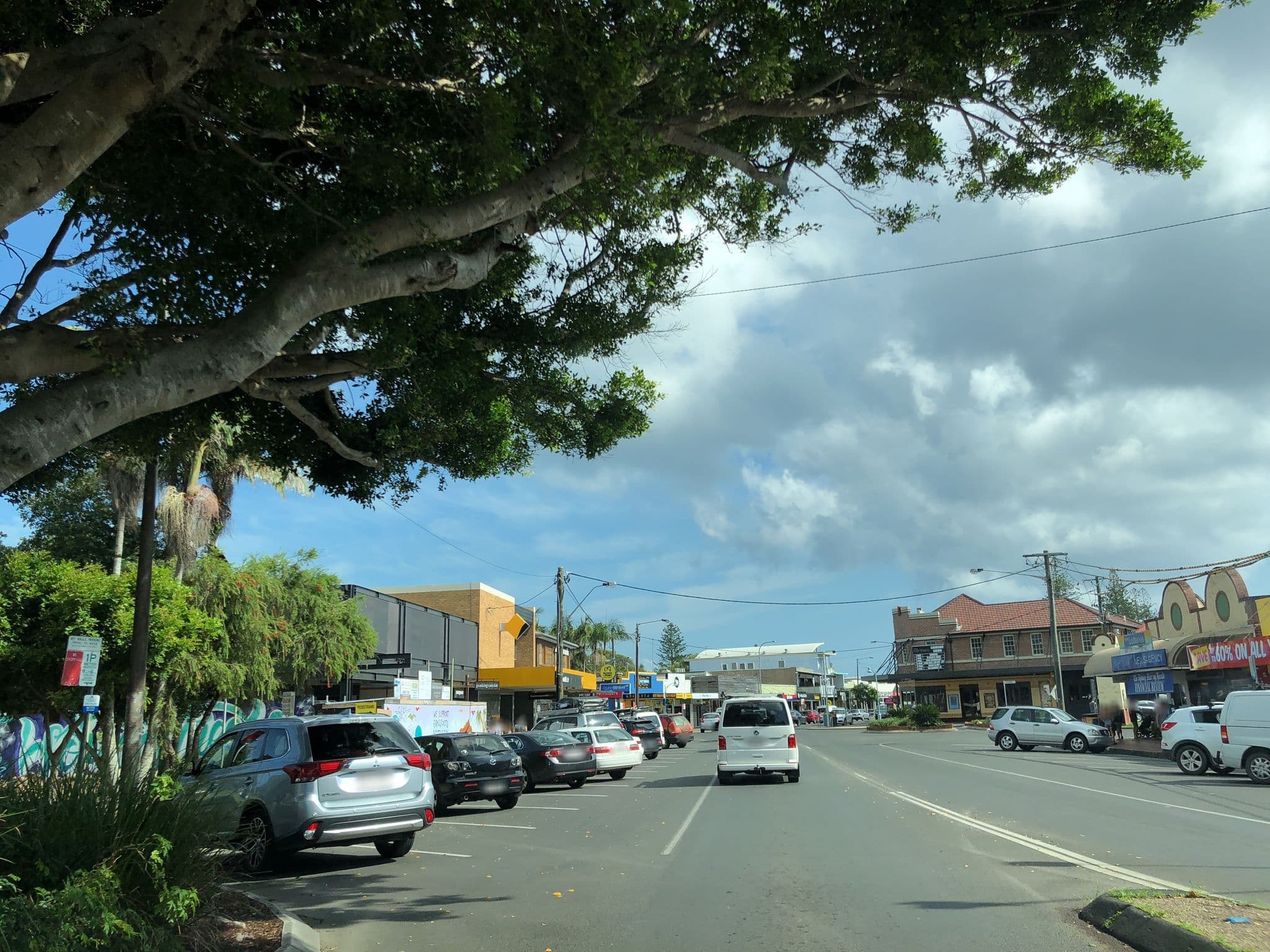 Street view near Bilinudgel Hotel, Byron Bay — © hakk (CC BY-SA · Mapillary)