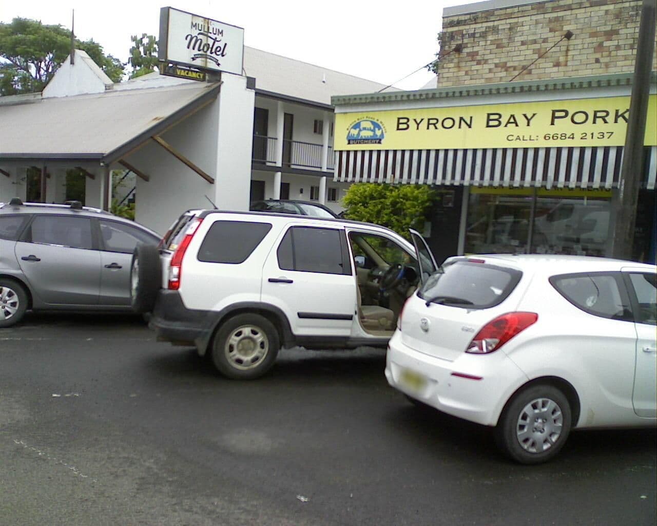 Street view near Lyrebird Motel, Mullumbimby — © bob3bob3 (CC BY-SA · Mapillary)