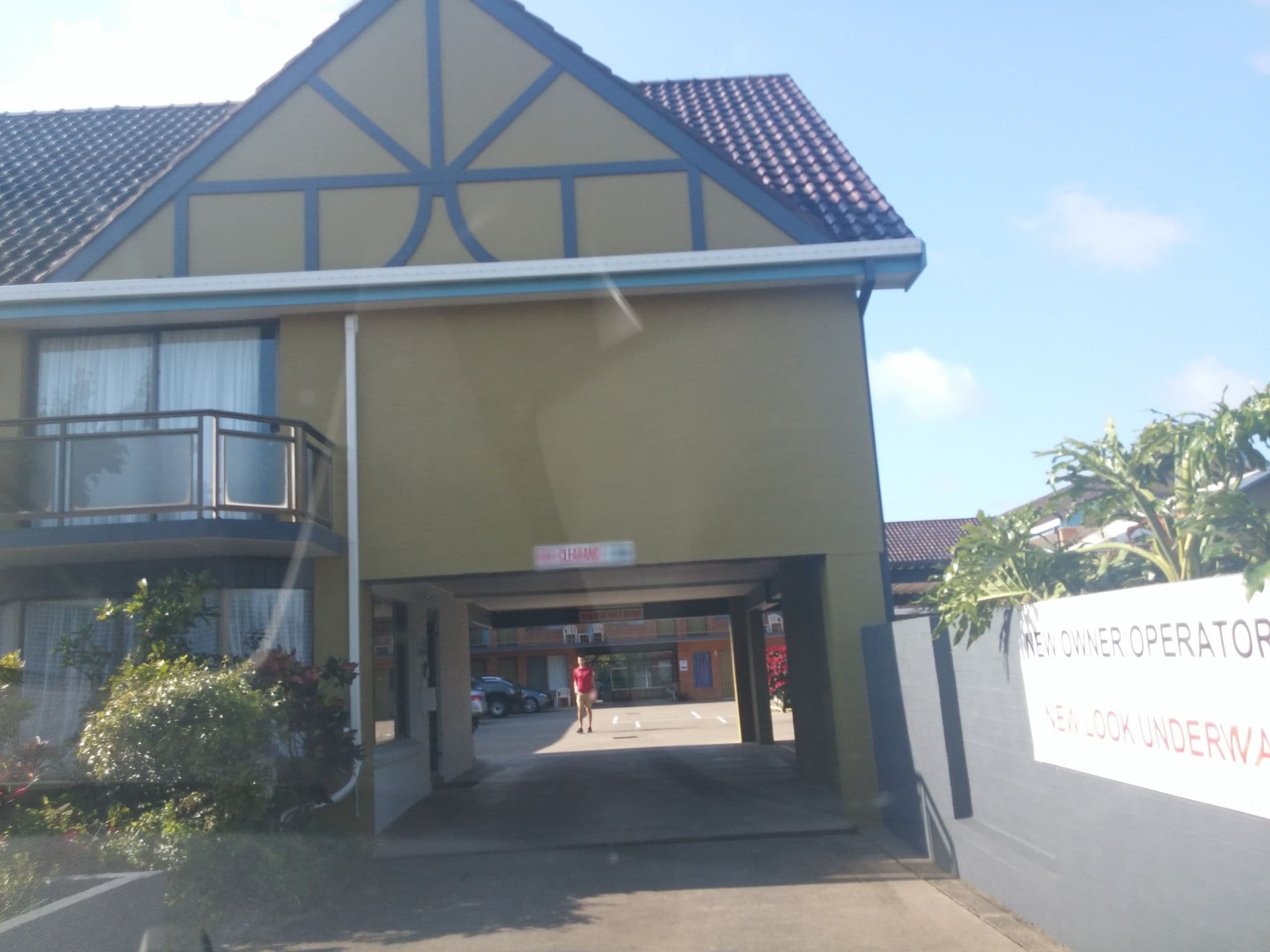 Street view near The Coachmens Inn Motel, Coffs Harbour — © nigelramsay (CC BY-SA · Mapillary)