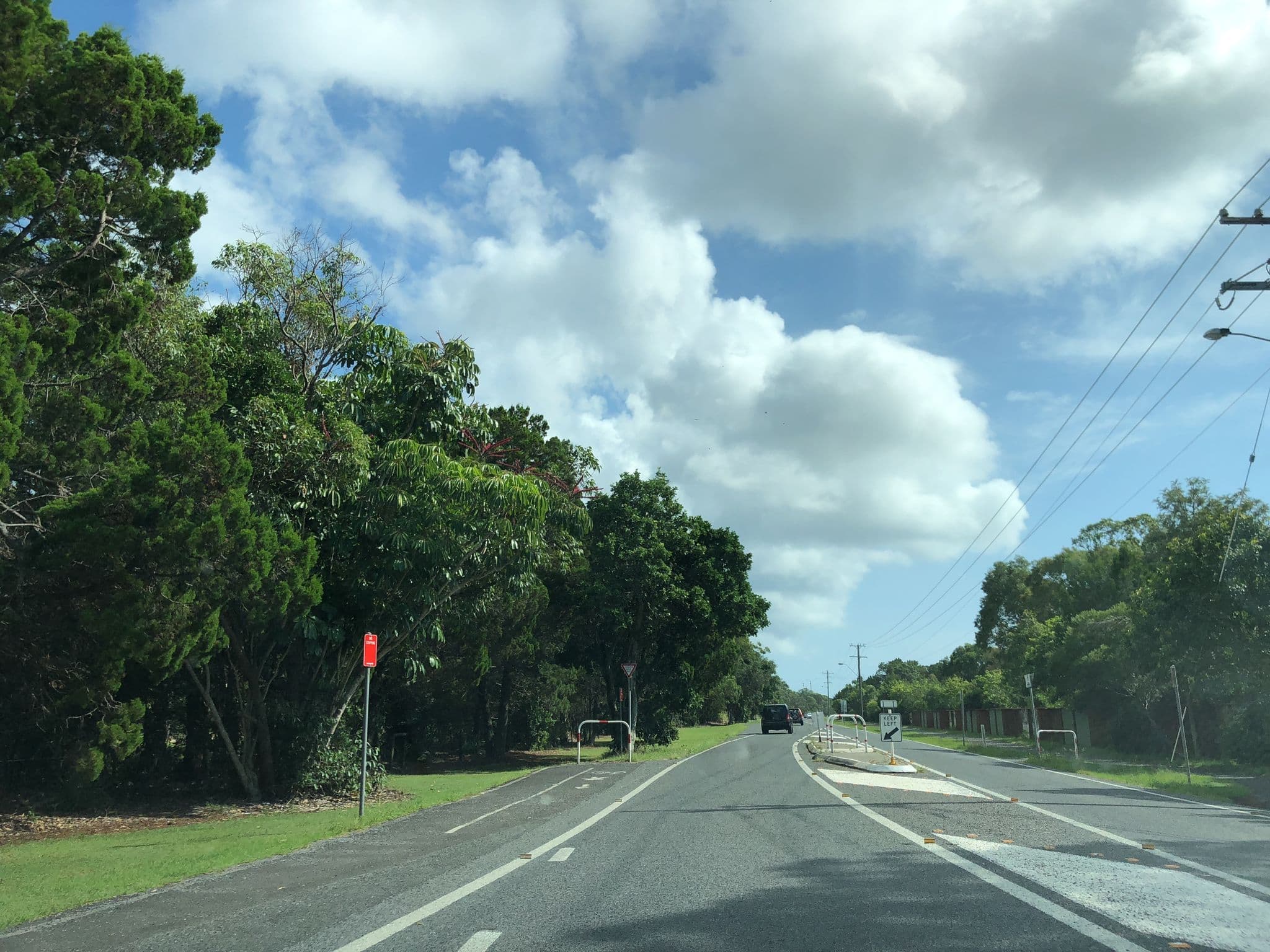 Street view near Beaches At Byron, Suffolk Park — © hakk (CC BY-SA · Mapillary)