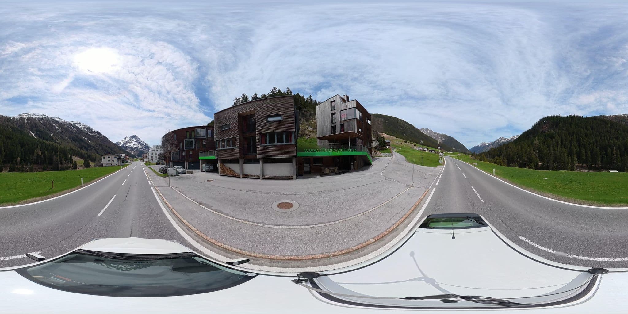 Street view near Casa Valtellina, Ischgl