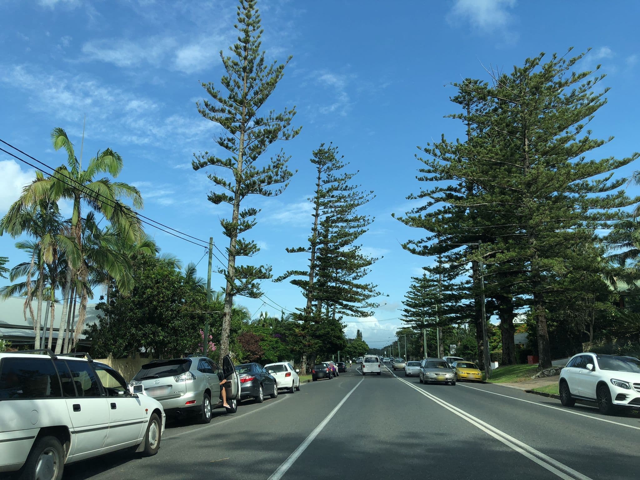 Street view near Aaron's @ Byron, Byron Bay — © hakk (CC BY-SA · Mapillary)