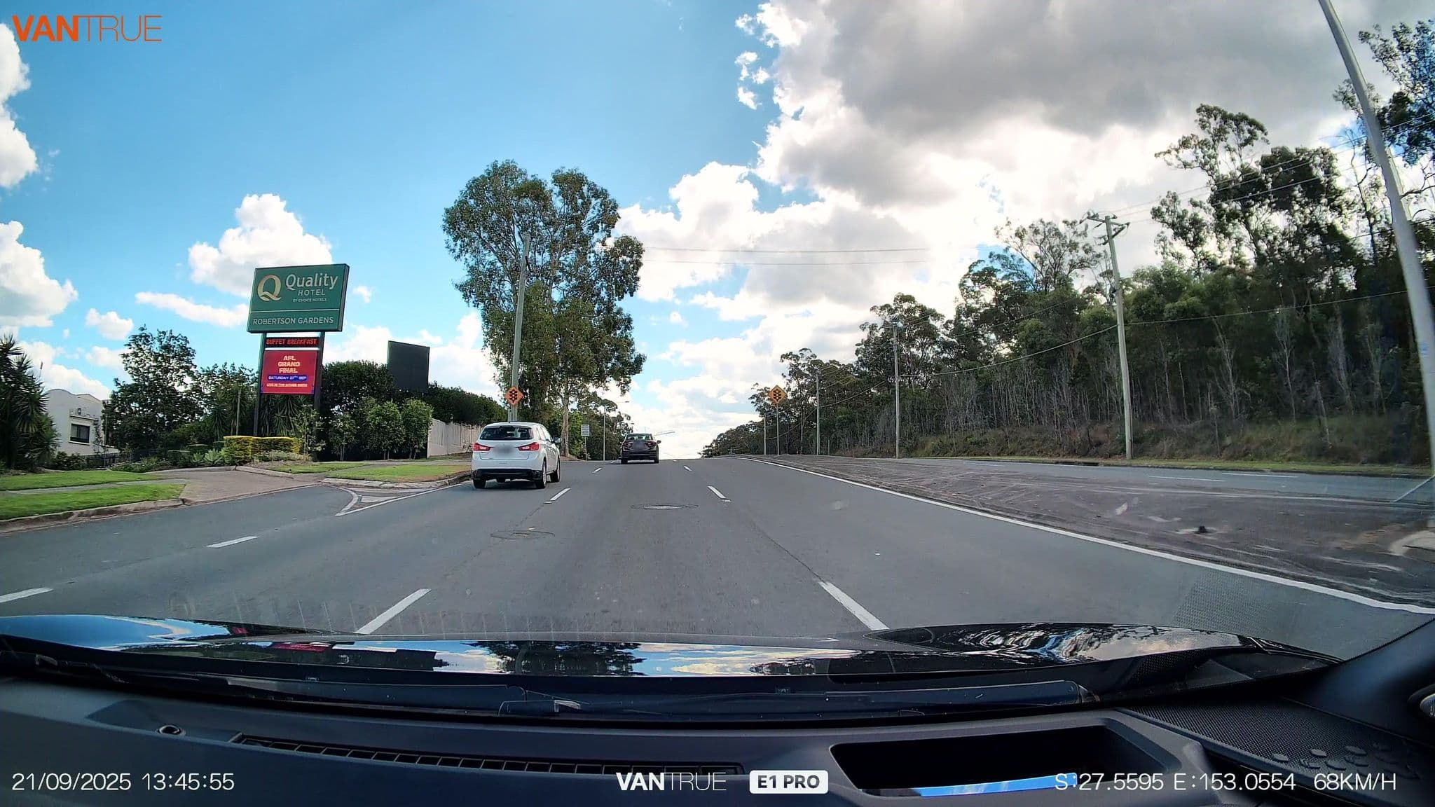Street view near Comfort Inn & Suites, Nathan — © davidar (CC BY-SA · Mapillary)