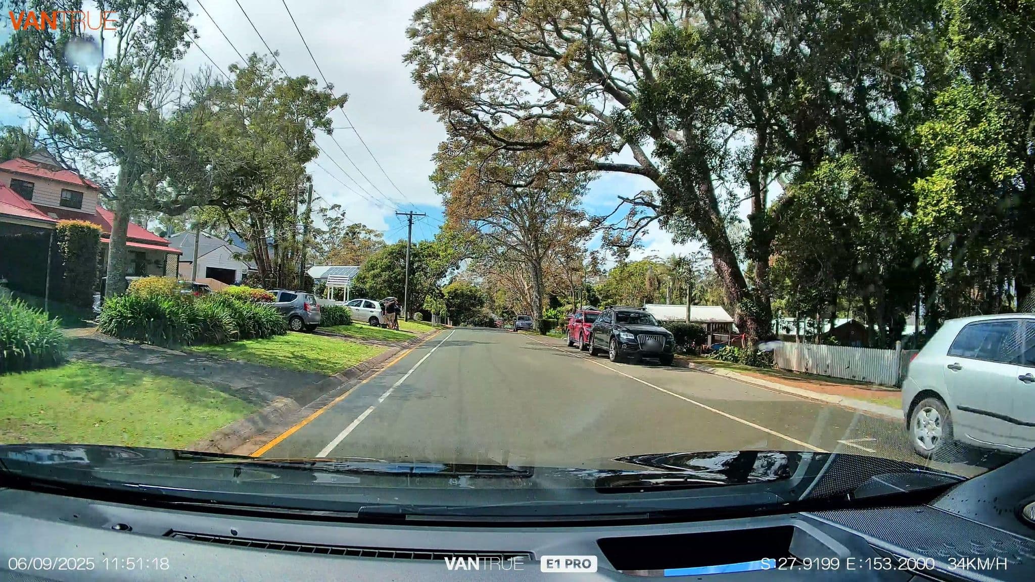 Street view near Amber Lodge Bed and Breakfast, Tamborine Mountain — © davidar (CC BY-SA · Mapillary)