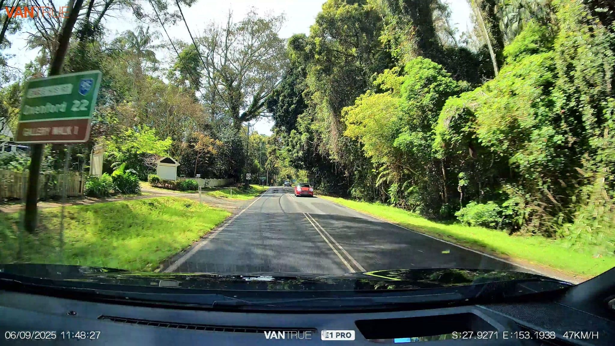 Street view near Curtis Cottage, Tamborine Mountain — © davidar (CC BY-SA · Mapillary)