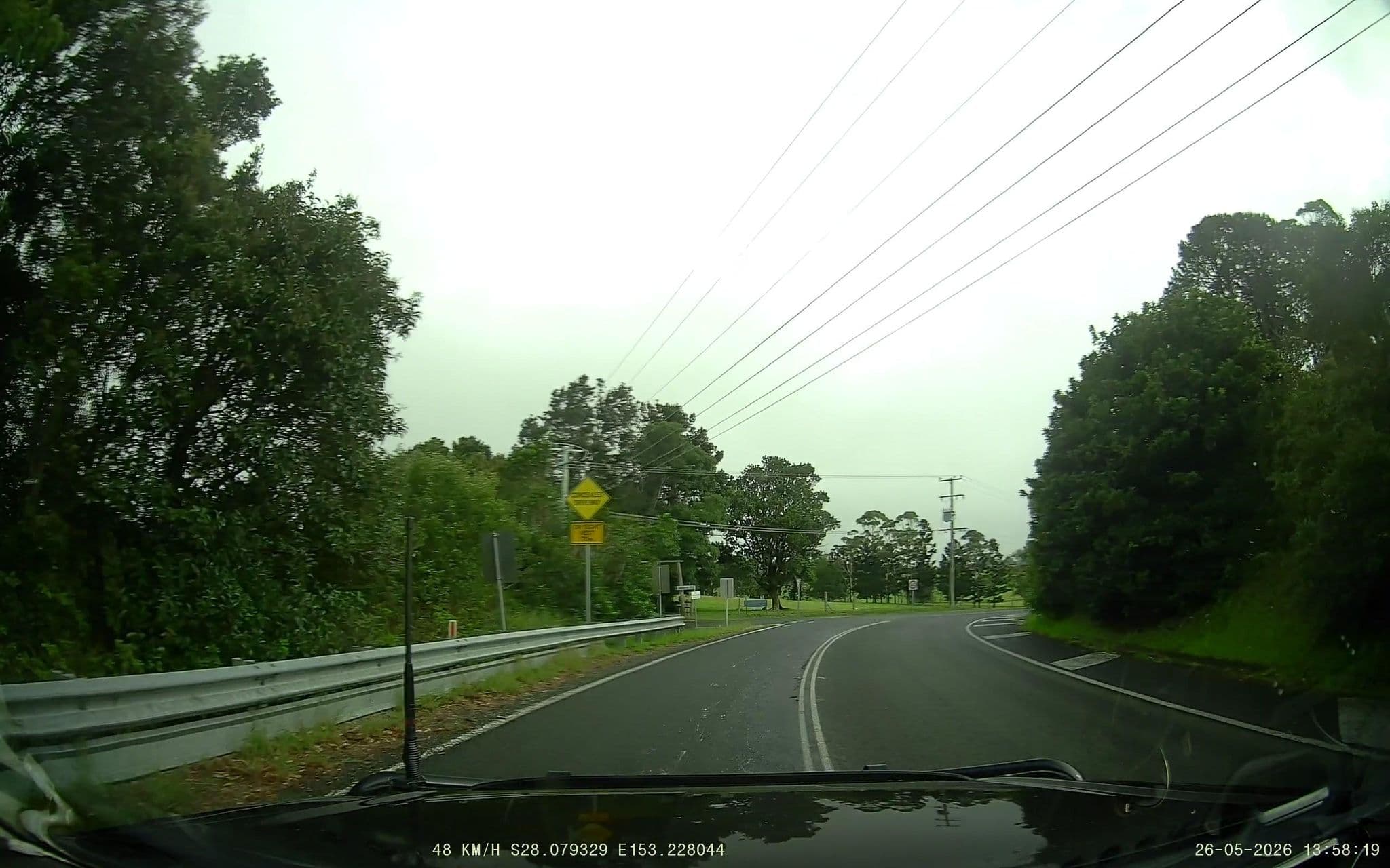 Street view near Bavarian Hut and Cottages, Lower Beechmont — © fizzie (CC BY-SA · Mapillary)