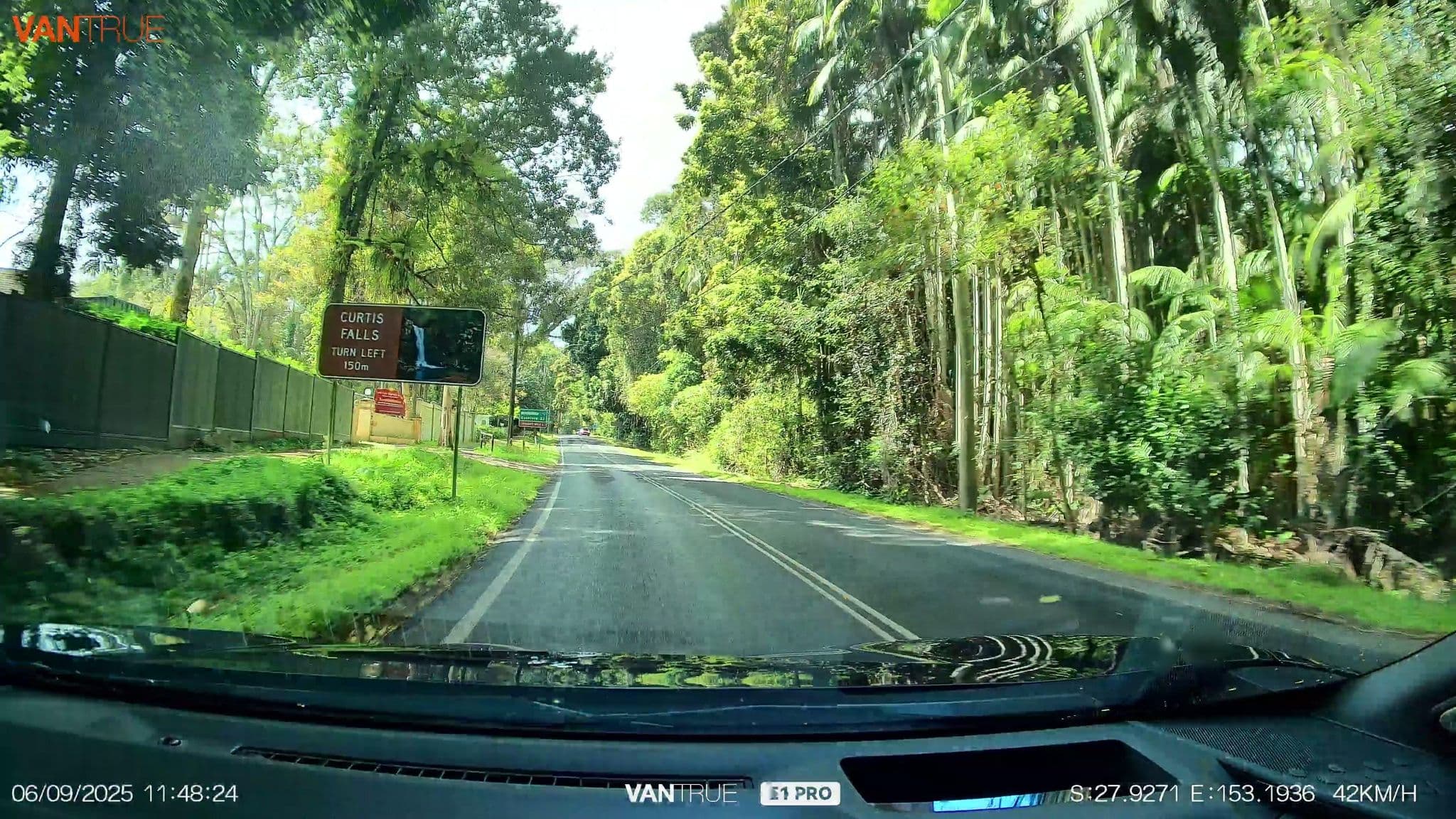 Street view near Curtis Falls Mountain Spa Retreat, Tamborine Mountain — © davidar (CC BY-SA · Mapillary)
