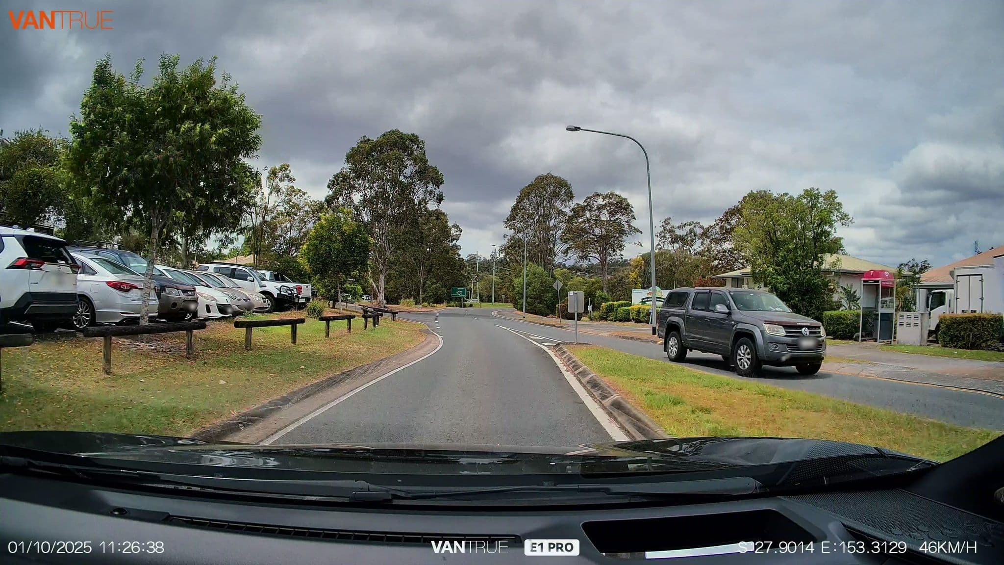 Street view near Gold Coast Holiday Park & Motel, Oxenford — © davidar (CC BY-SA · Mapillary)