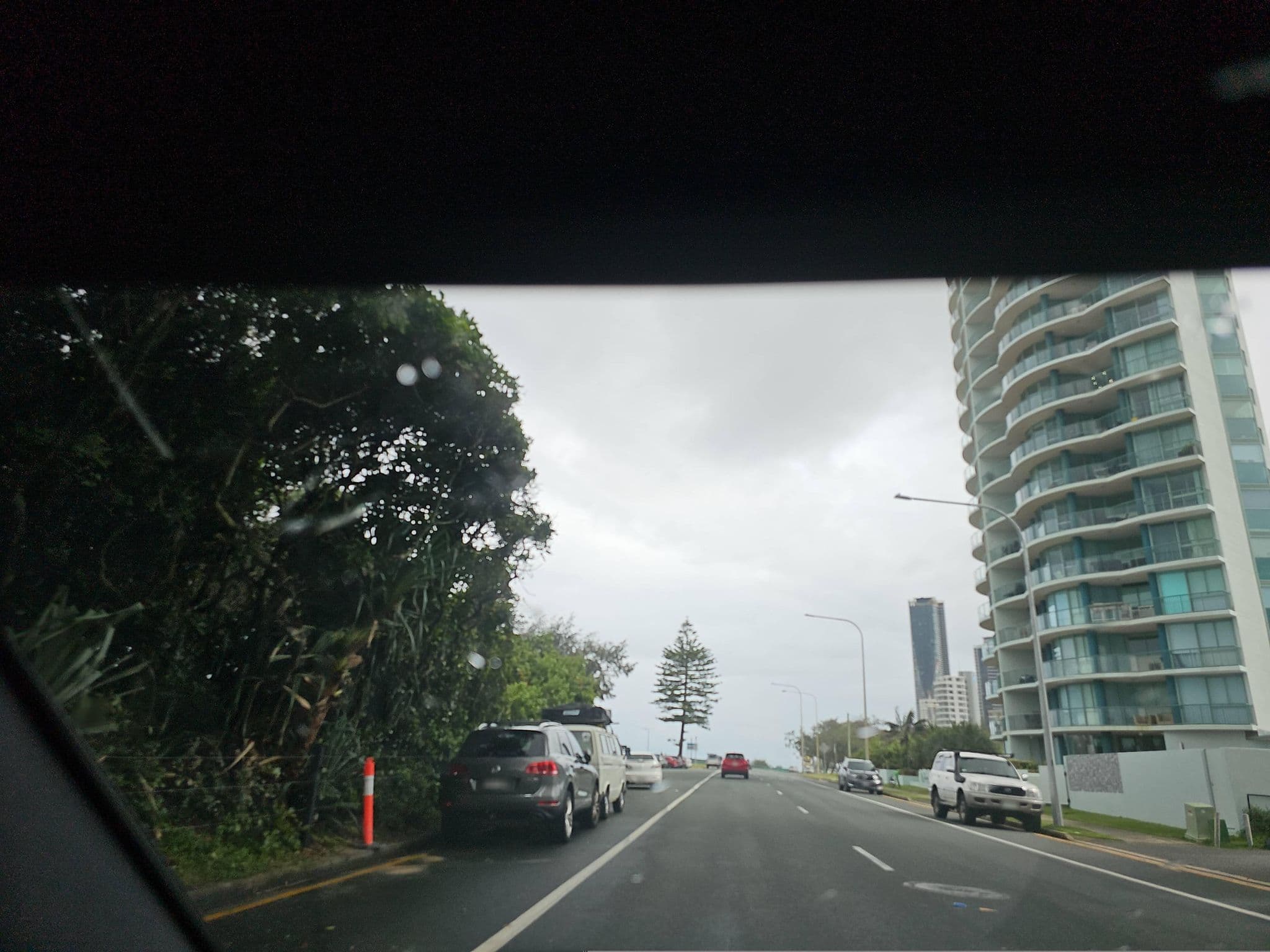 Street view near Ocean Park Towers, Main Beach — © Mooksey (CC BY-SA · Mapillary)