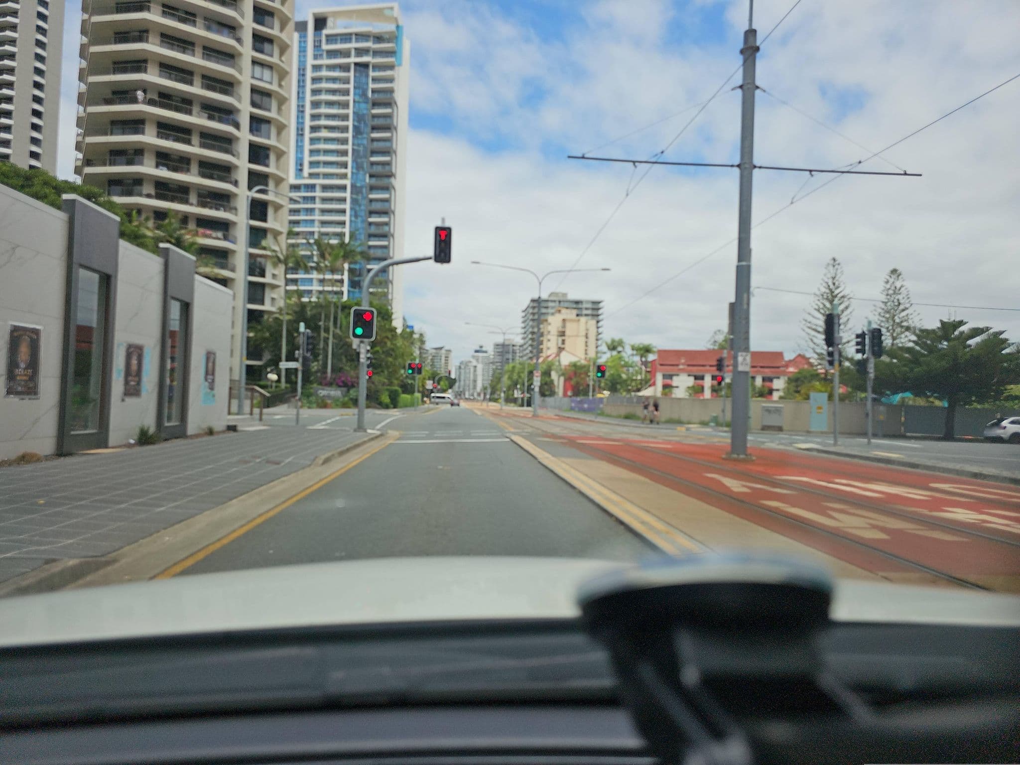 Street view near Silver Sands Motel, Surfers Paradise — © Mooksey (CC BY-SA · Mapillary)
