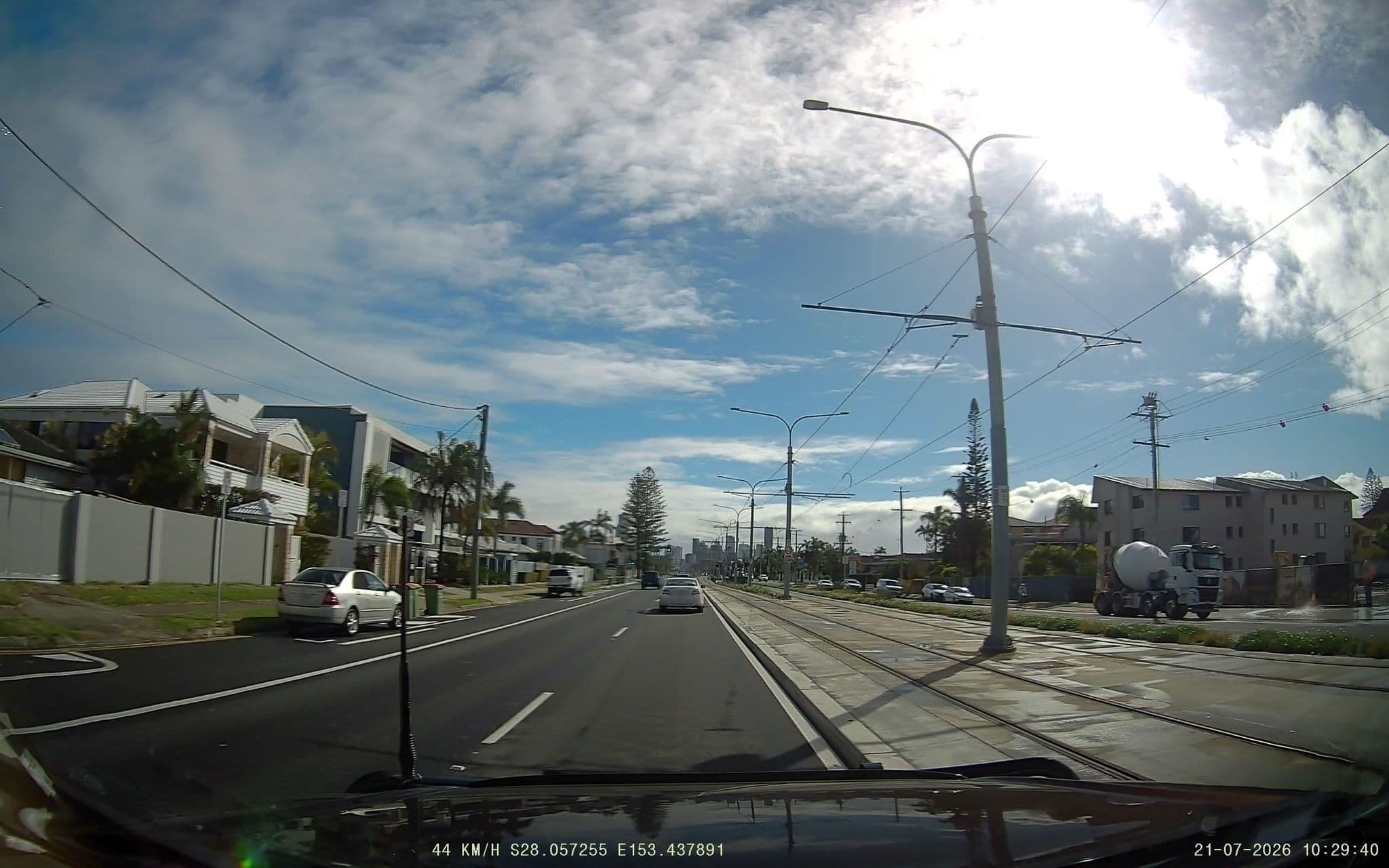 Street view near Horizons Motel, Mermaid Waters — © fizzie (CC BY-SA · Mapillary)