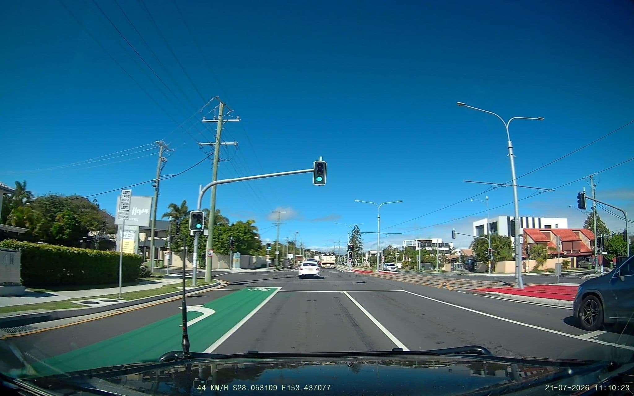 Street view near Ocean Blue Motel, Mermaid Waters — © fizzie (CC BY-SA · Mapillary)