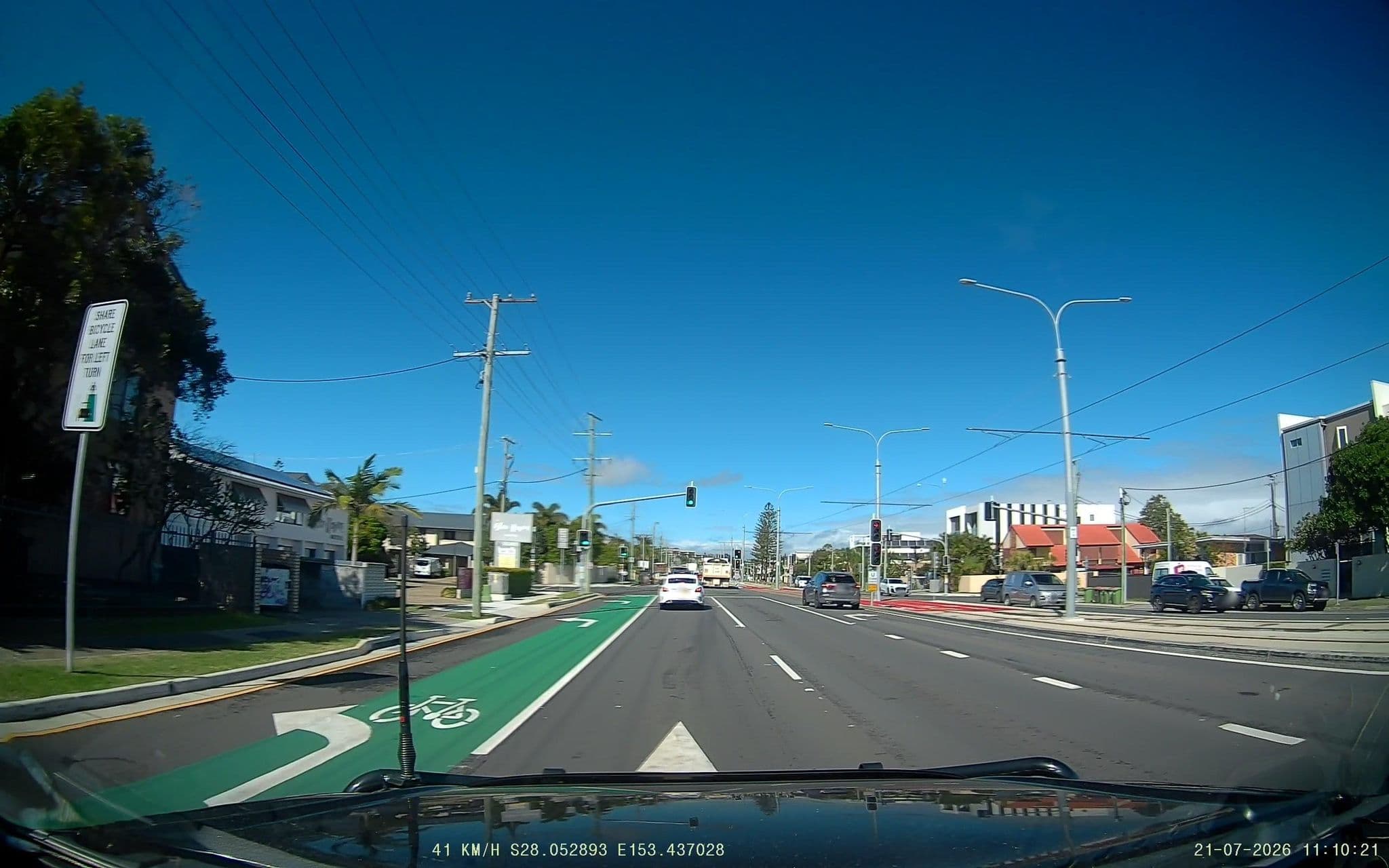Street view near Blue Heron Motel, Mermaid Waters — © fizzie (CC BY-SA · Mapillary)