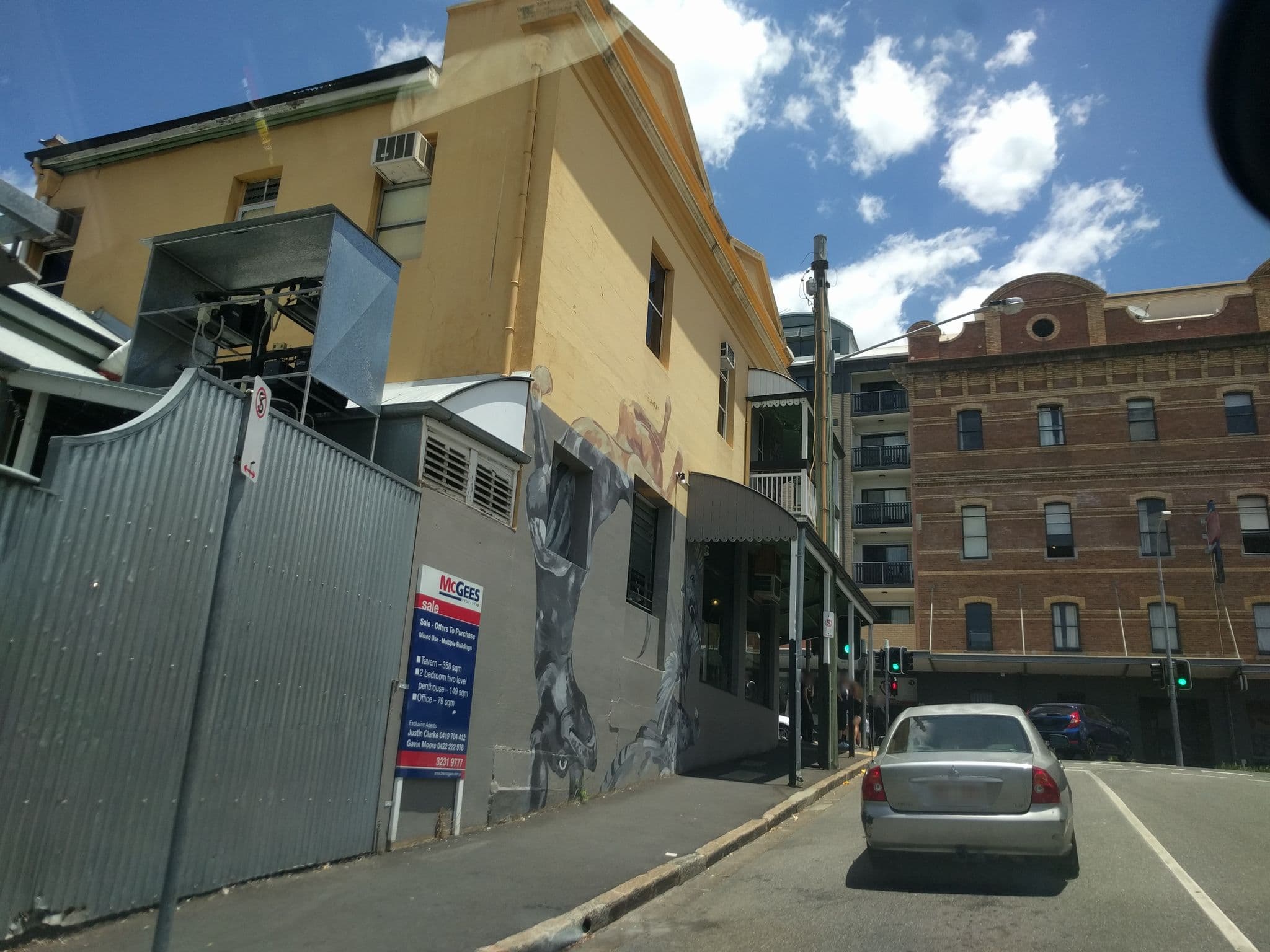 Street view near Pool @ Hotel X, Fortitude Valley — © davidbdean (CC BY-SA · Mapillary)
