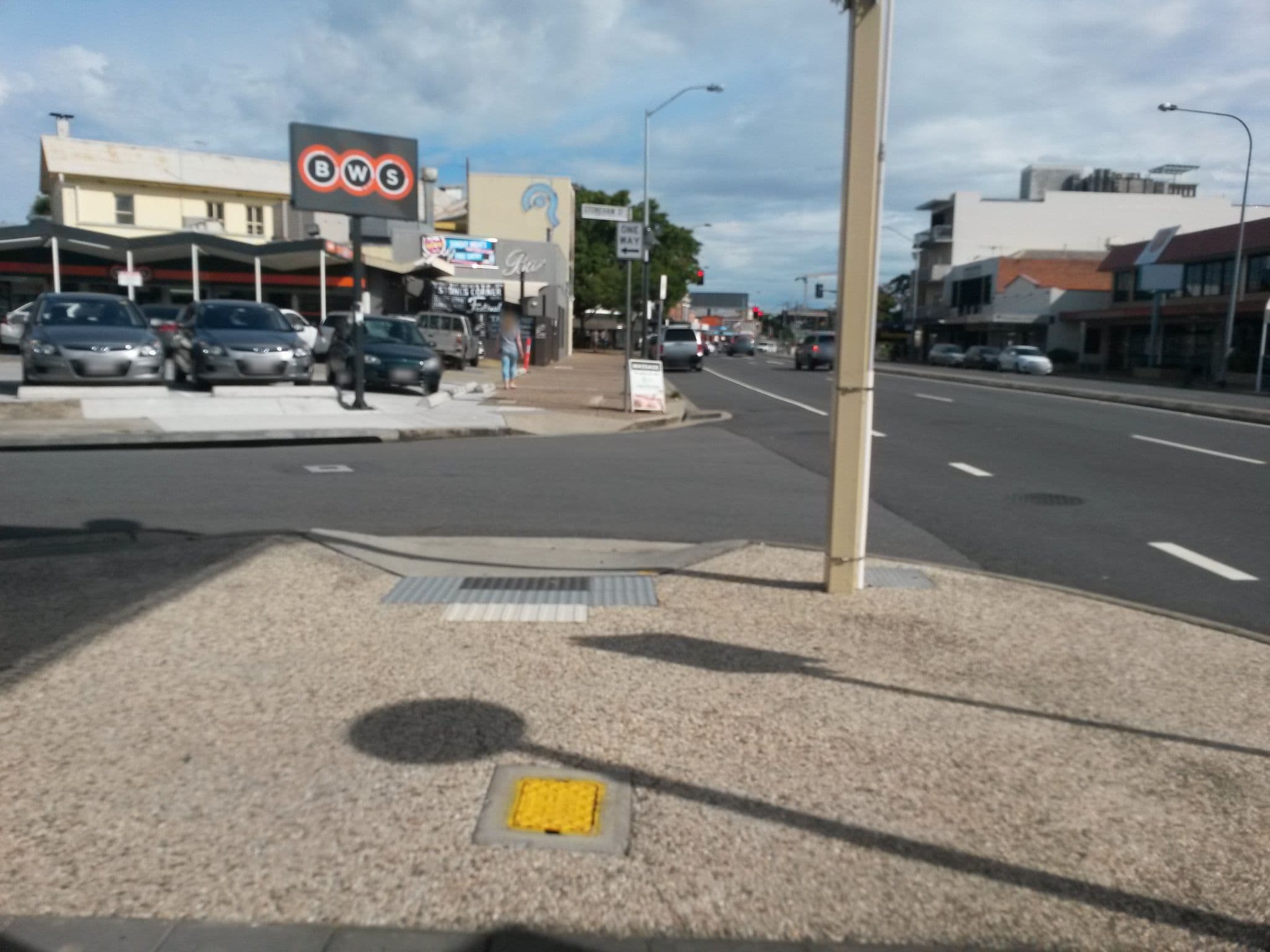 Street view near Beds For Backs, Greenslopes — © clockwerx (CC BY-SA · Mapillary)