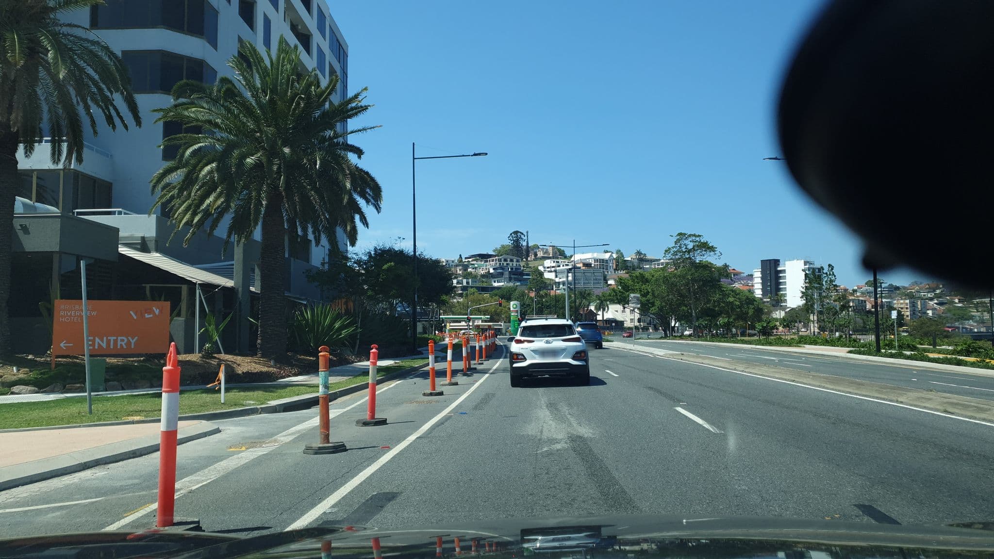 Street view near Riverview Hotel, Bowen Hills — © hamish (CC BY-SA · Mapillary)
