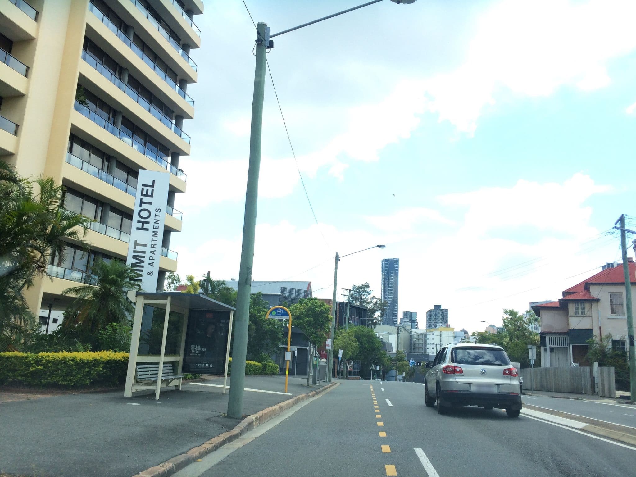 Street view near Summit Central Apartments, Spring Hill — © hoylen (CC BY-SA · Mapillary)