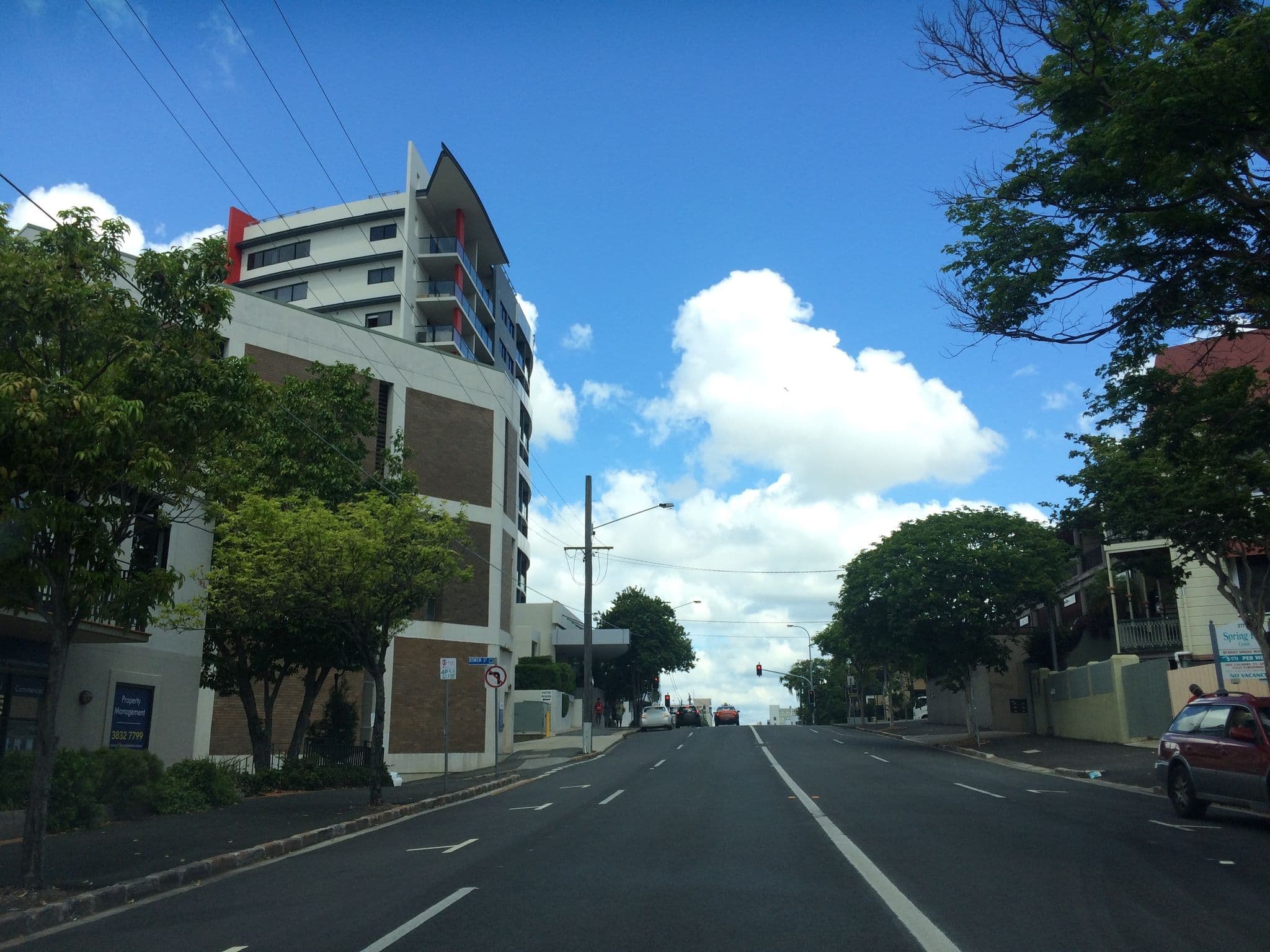Street view near Spring Hill Crest, Spring Hill — © hoylen (CC BY-SA · Mapillary)