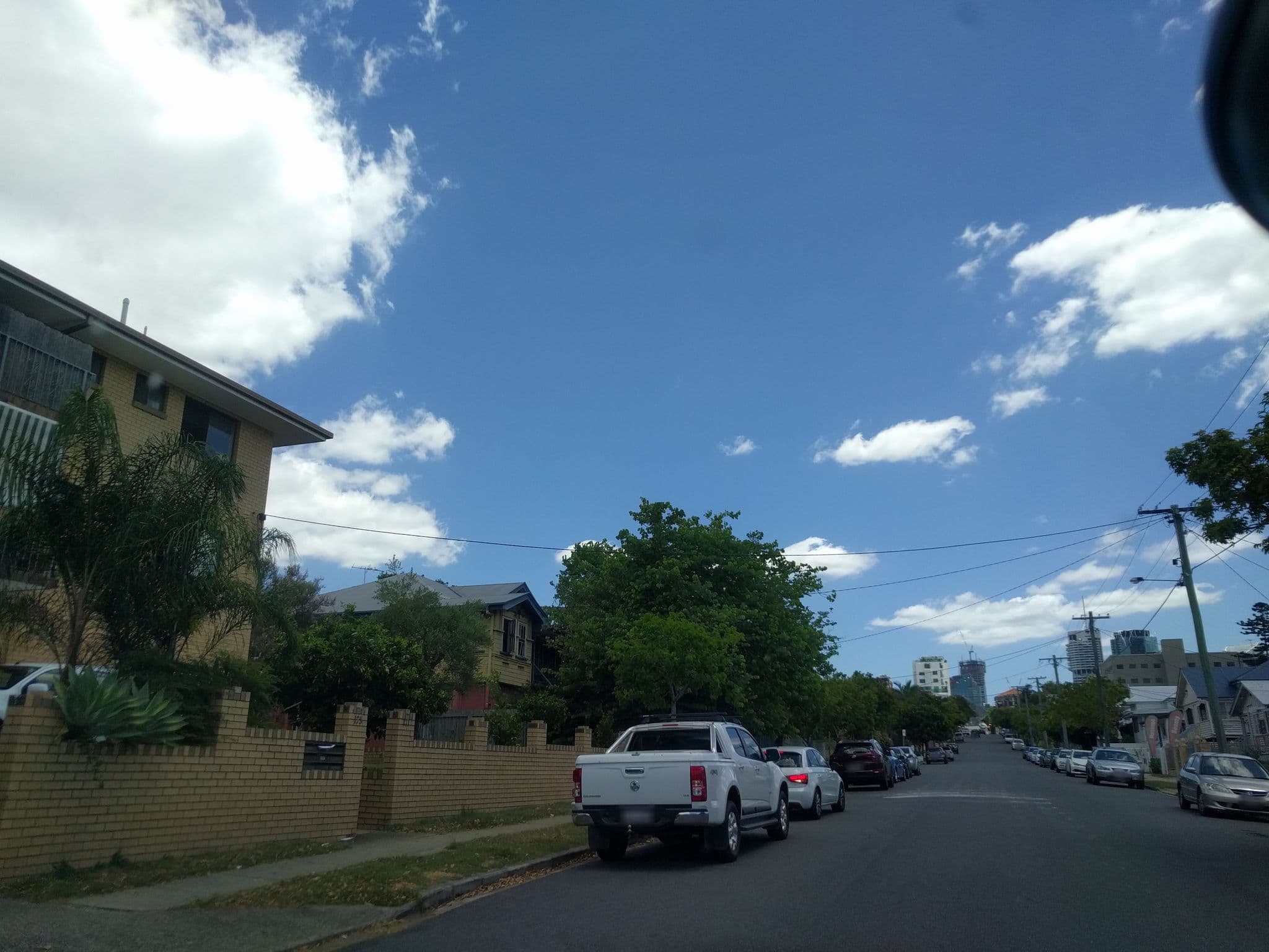 Street view near The Hub, Teneriffe — © davidbdean (CC BY-SA · Mapillary)