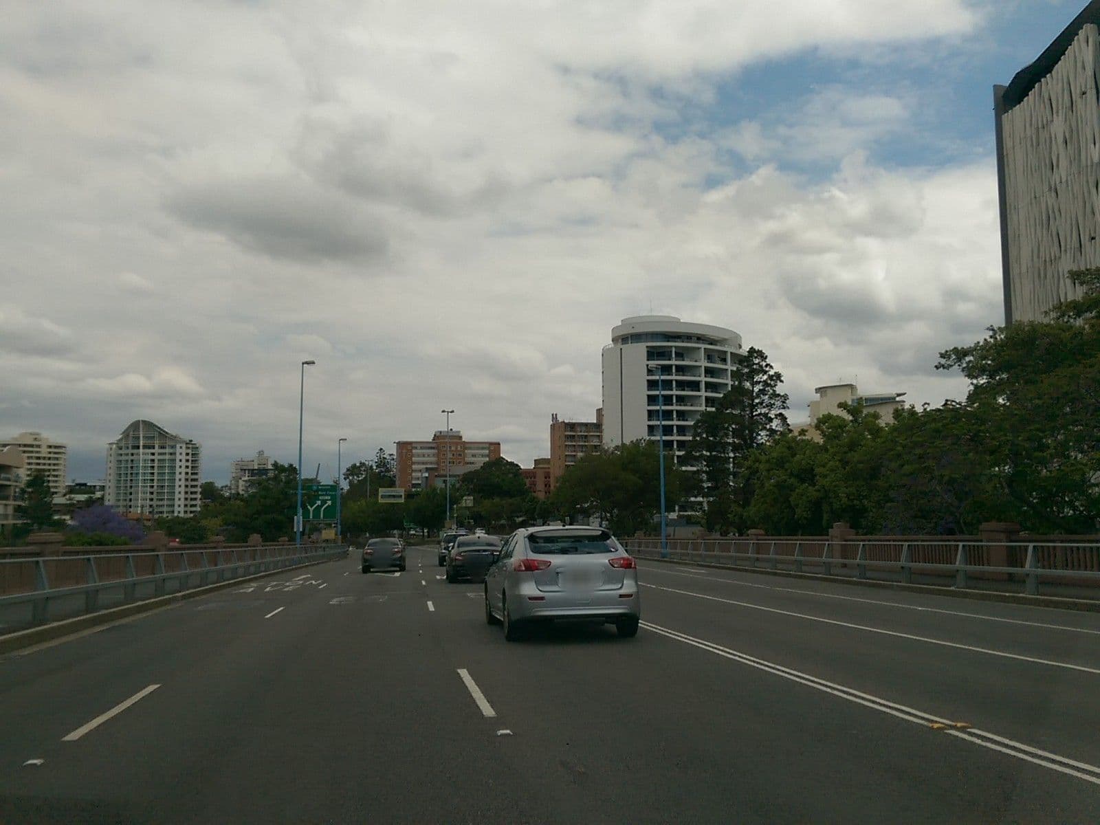 Street view near The Docks Pool and Spa, Kangaroo Point — © seb1204 (CC BY-SA · Mapillary)