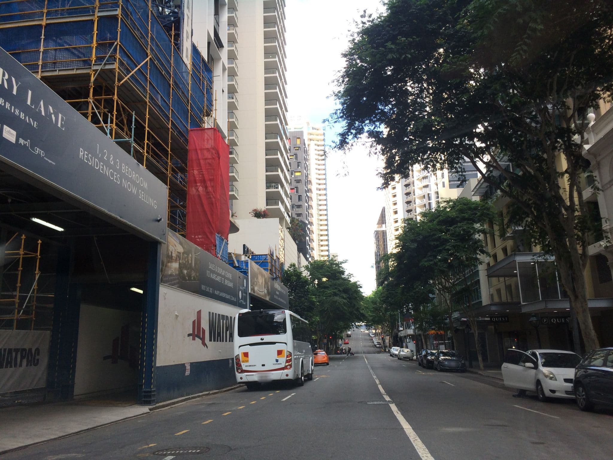 Street view near Pool, Brisbane central business district — © hoylen (CC BY-SA · Mapillary)