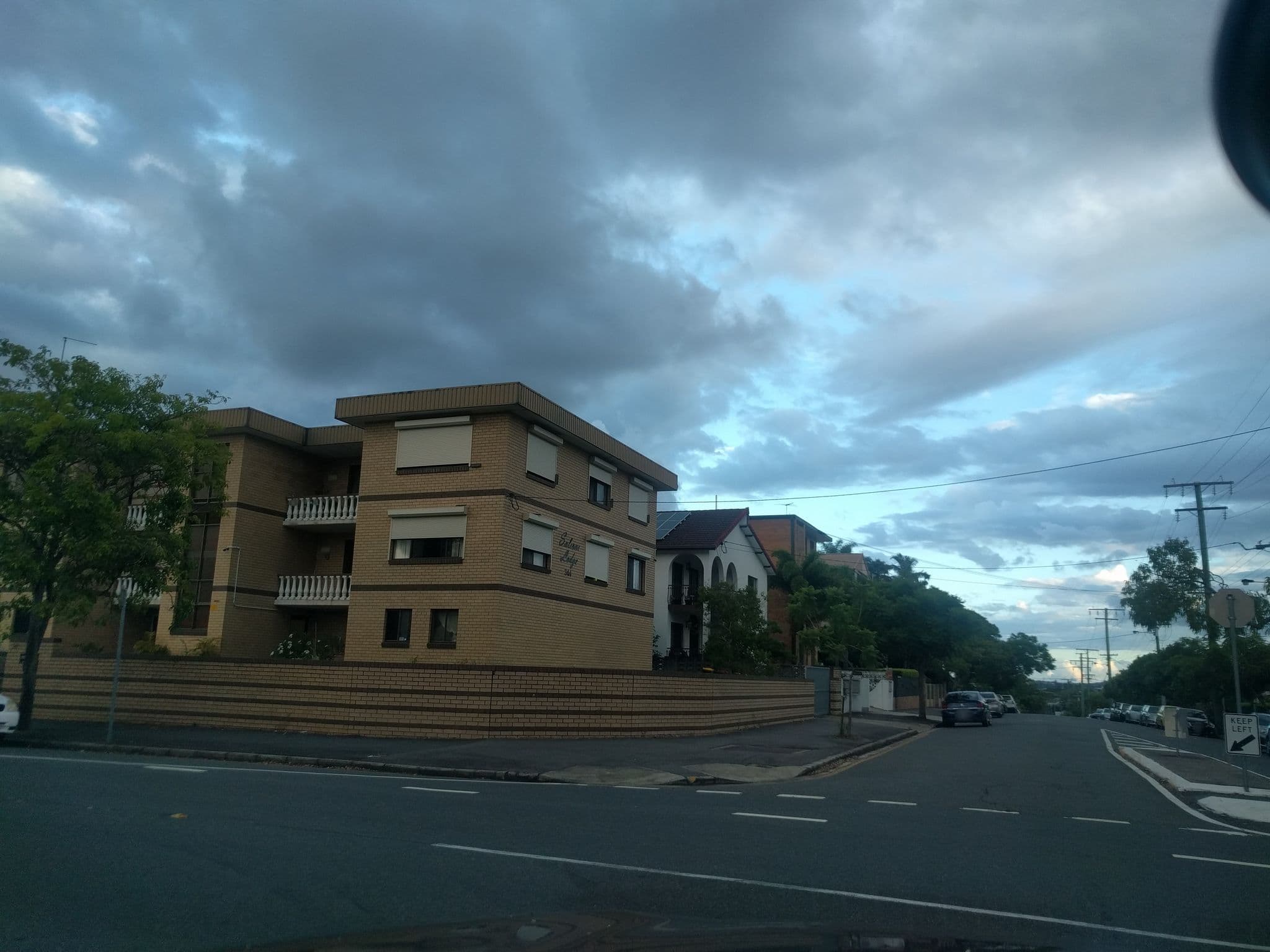 Street view near Bowen Terrace Accommodation, New Farm — © davidbdean (CC BY-SA · Mapillary)