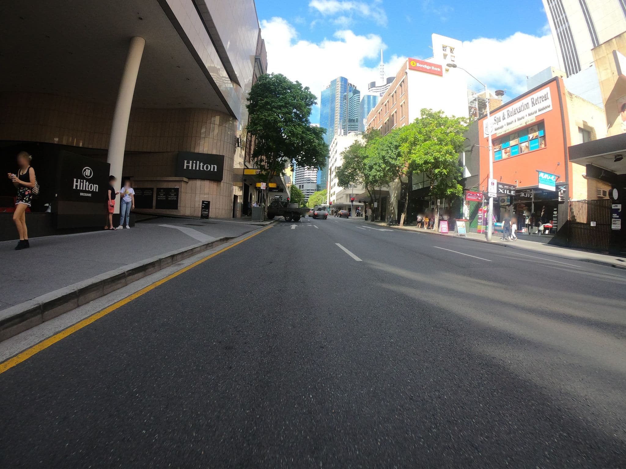 Street view near Hilton Swimming Pool, Brisbane — © eneerhut (CC BY-SA · Mapillary)