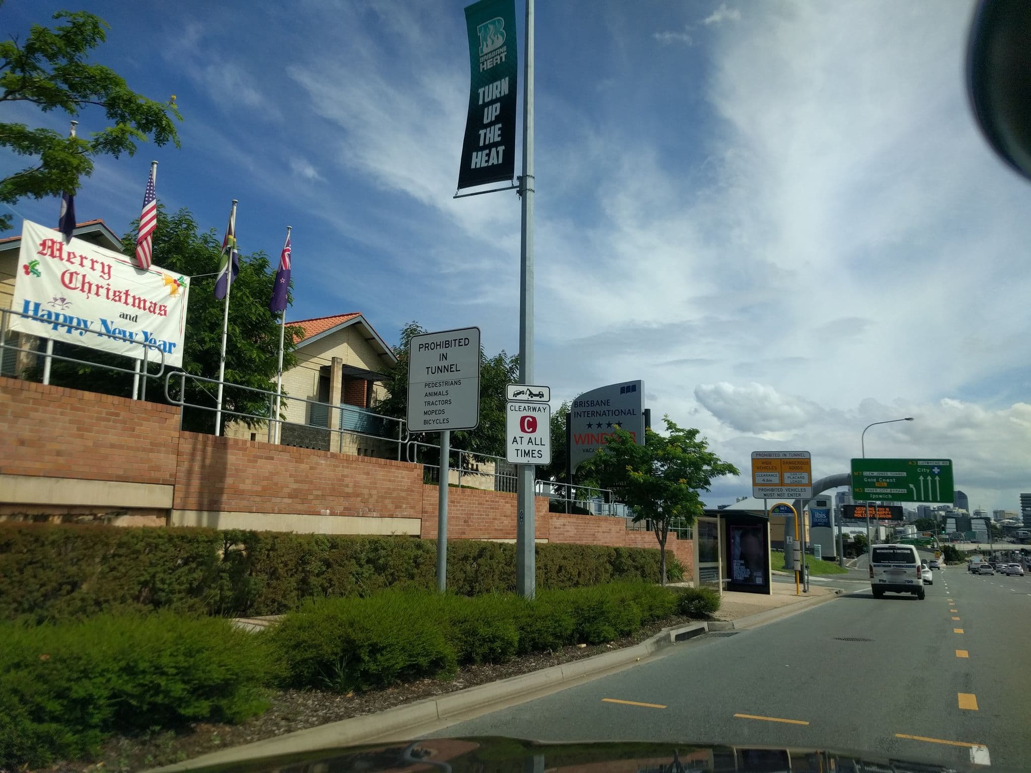 Street view near Windsor International Hotel, Bowen Hills — © davidbdean (CC BY-SA · Mapillary)