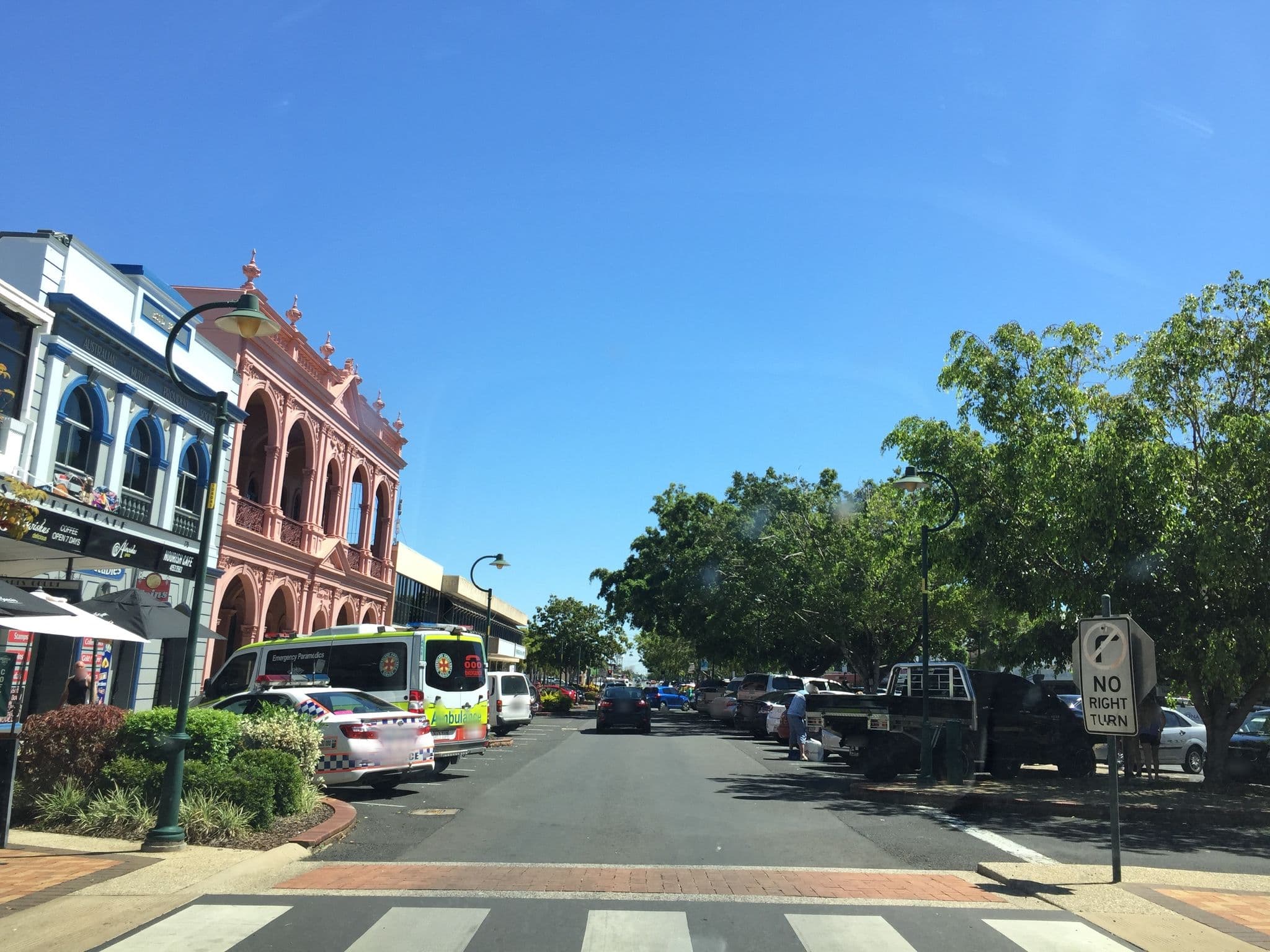 Street view near Cellblock Backpackers, Bundaberg — © vagrant42 (CC BY-SA · Mapillary)