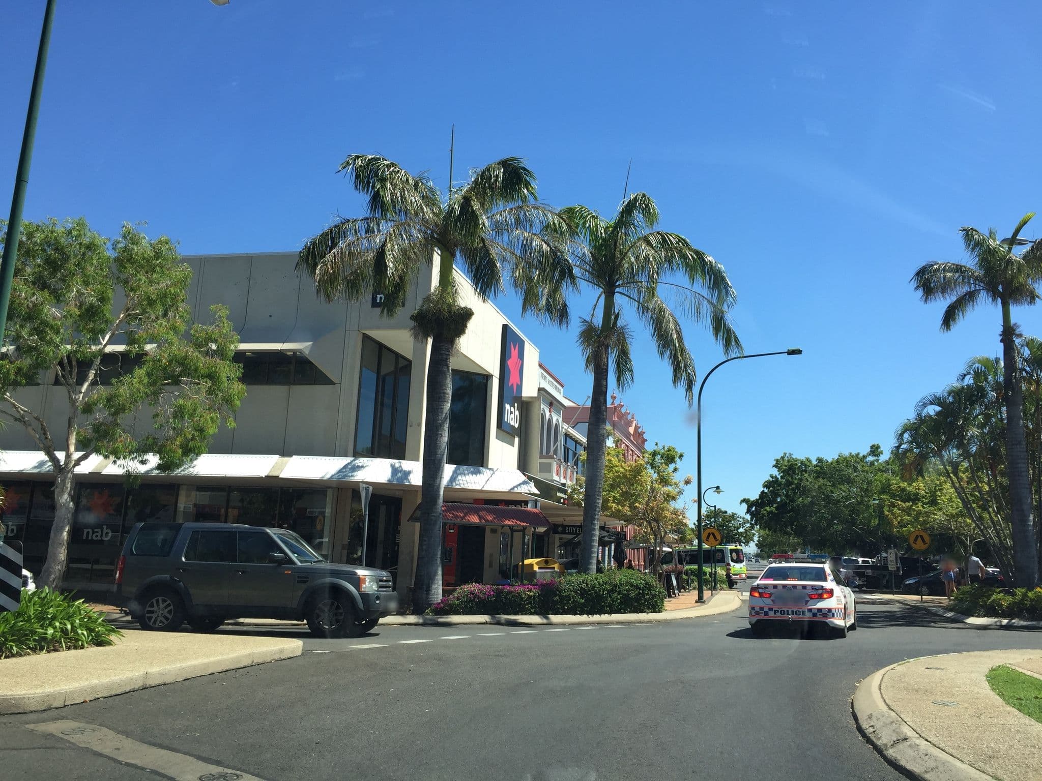 Street view near Magnolia House Hotel Bundaberg, Bundaberg — © vagrant42 (CC BY-SA · Mapillary)