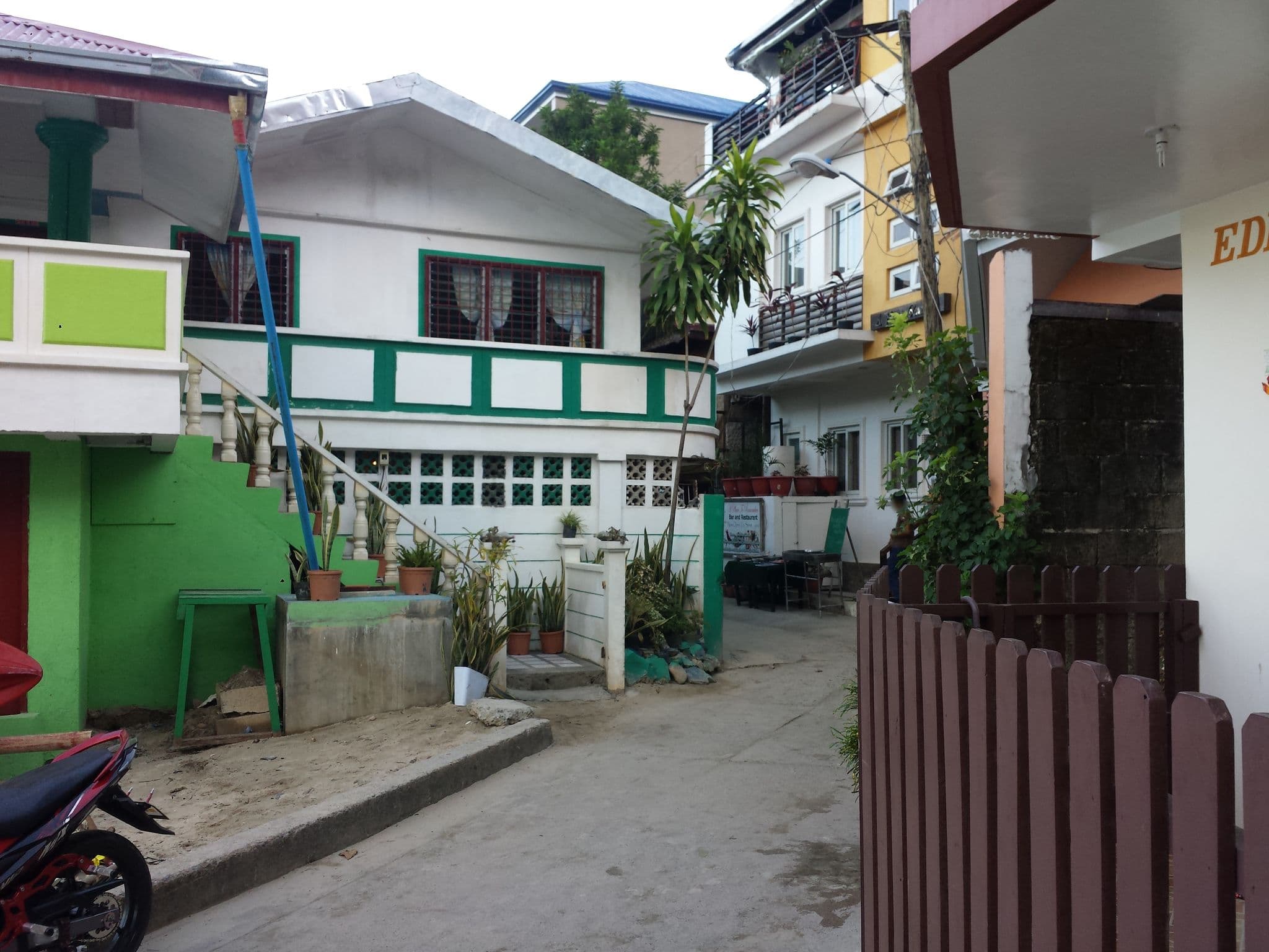Street view near Amigo Inn, El Nido — © mrtmrt (CC BY-SA · Mapillary)