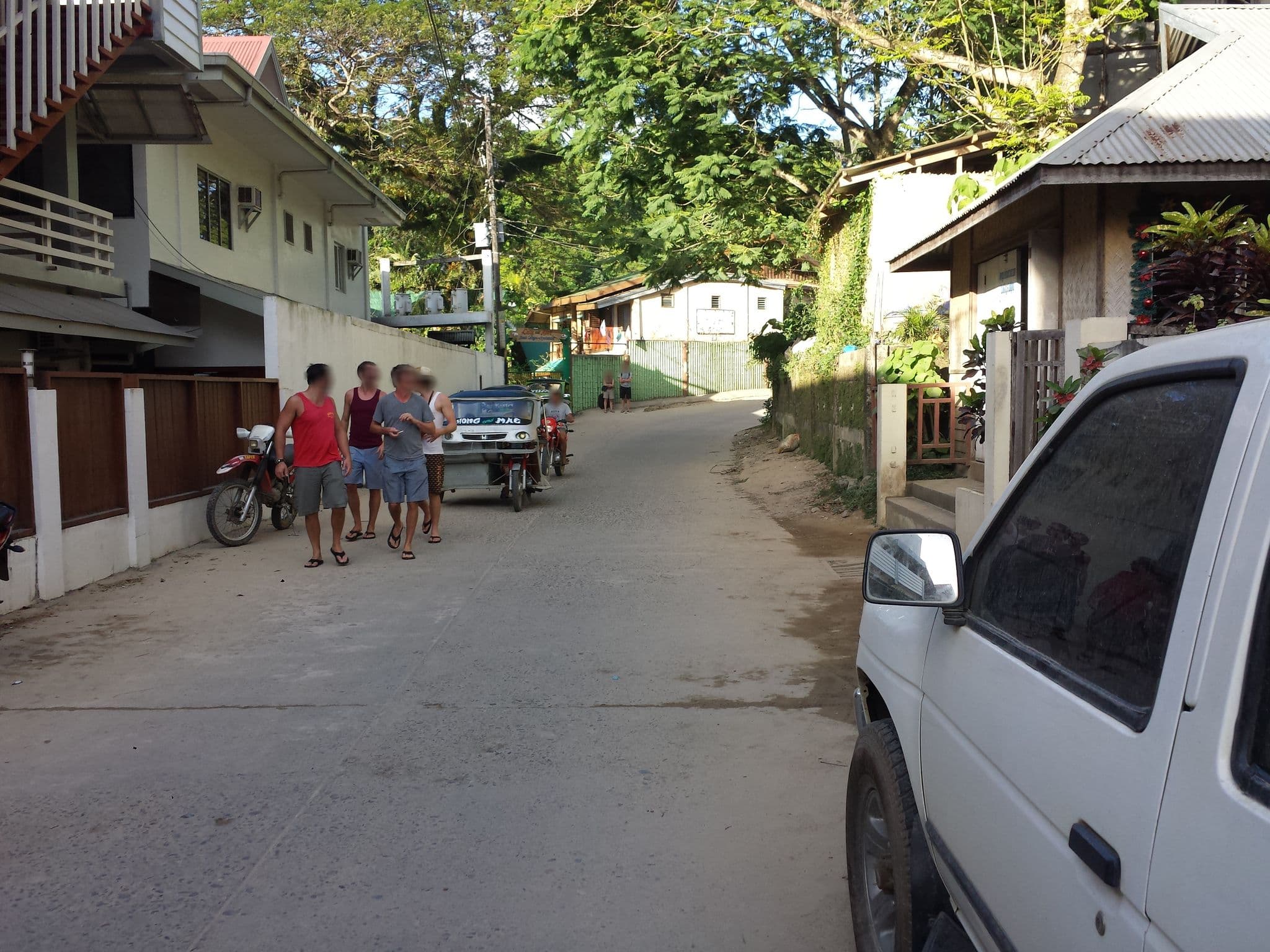 Street view near INNGO Hotel, El Nido — © mrtmrt (CC BY-SA · Mapillary)